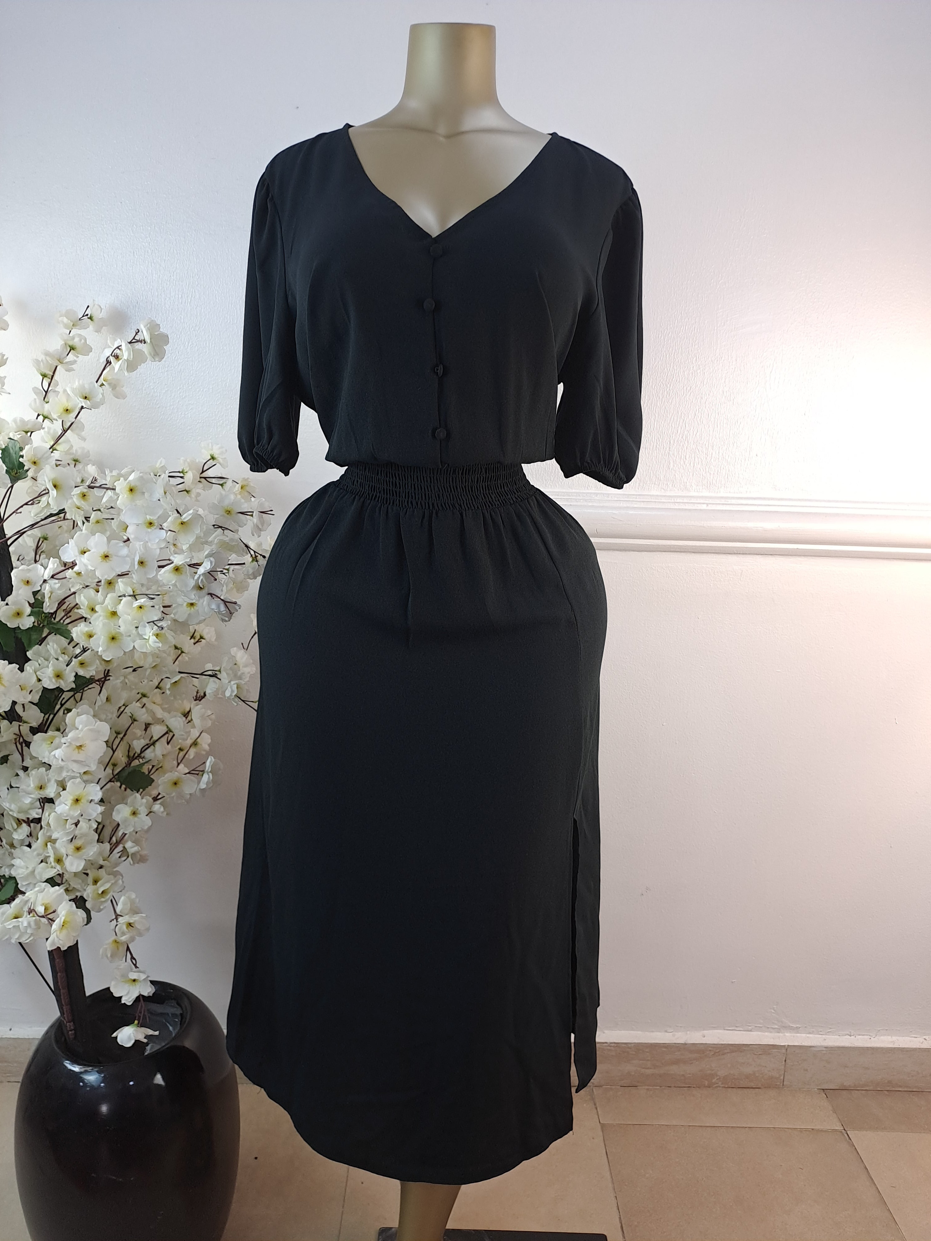 FRIENDS LIKE THESE UK SIZE 18 [LENGTH 53 INCHES]