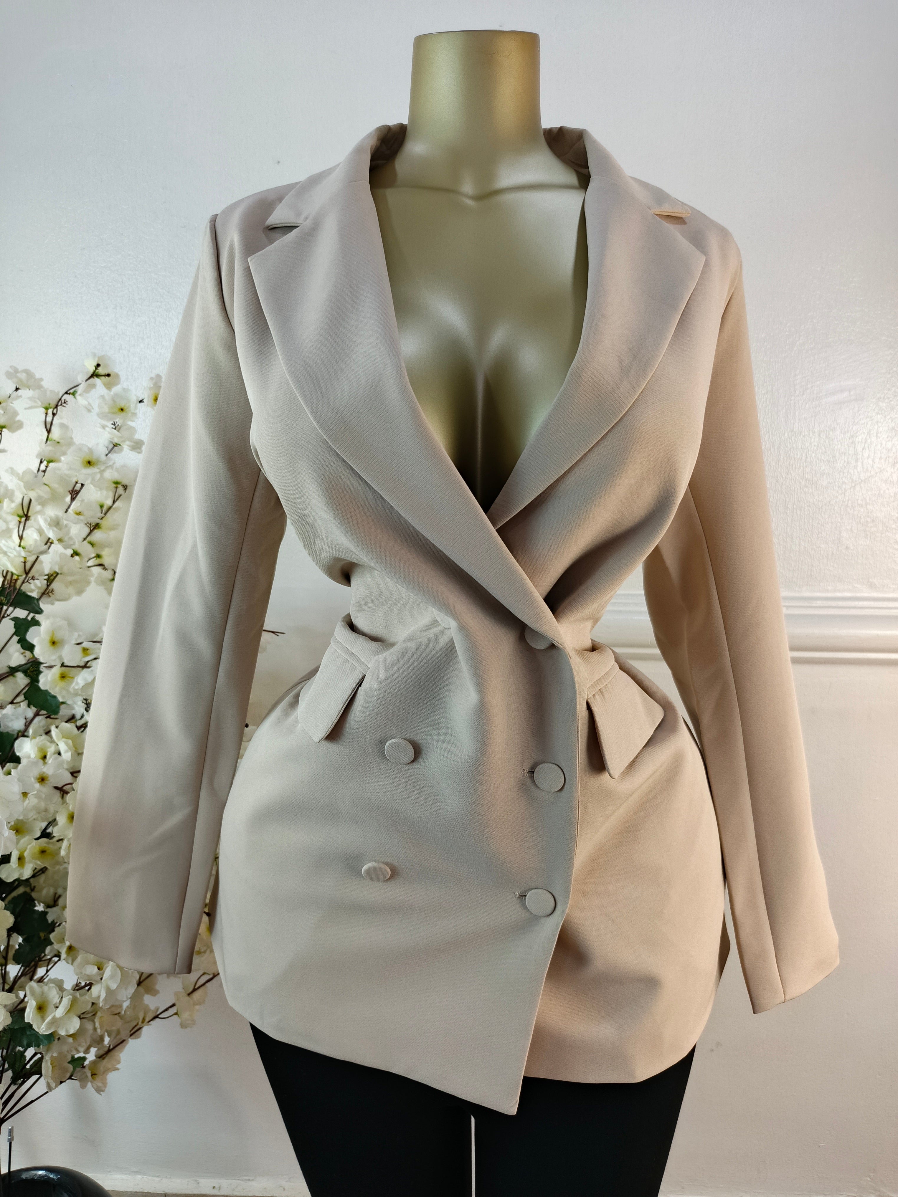 PRETTYLITTLETHING UK SIZE 10 [LENGTH 30 INCHES]