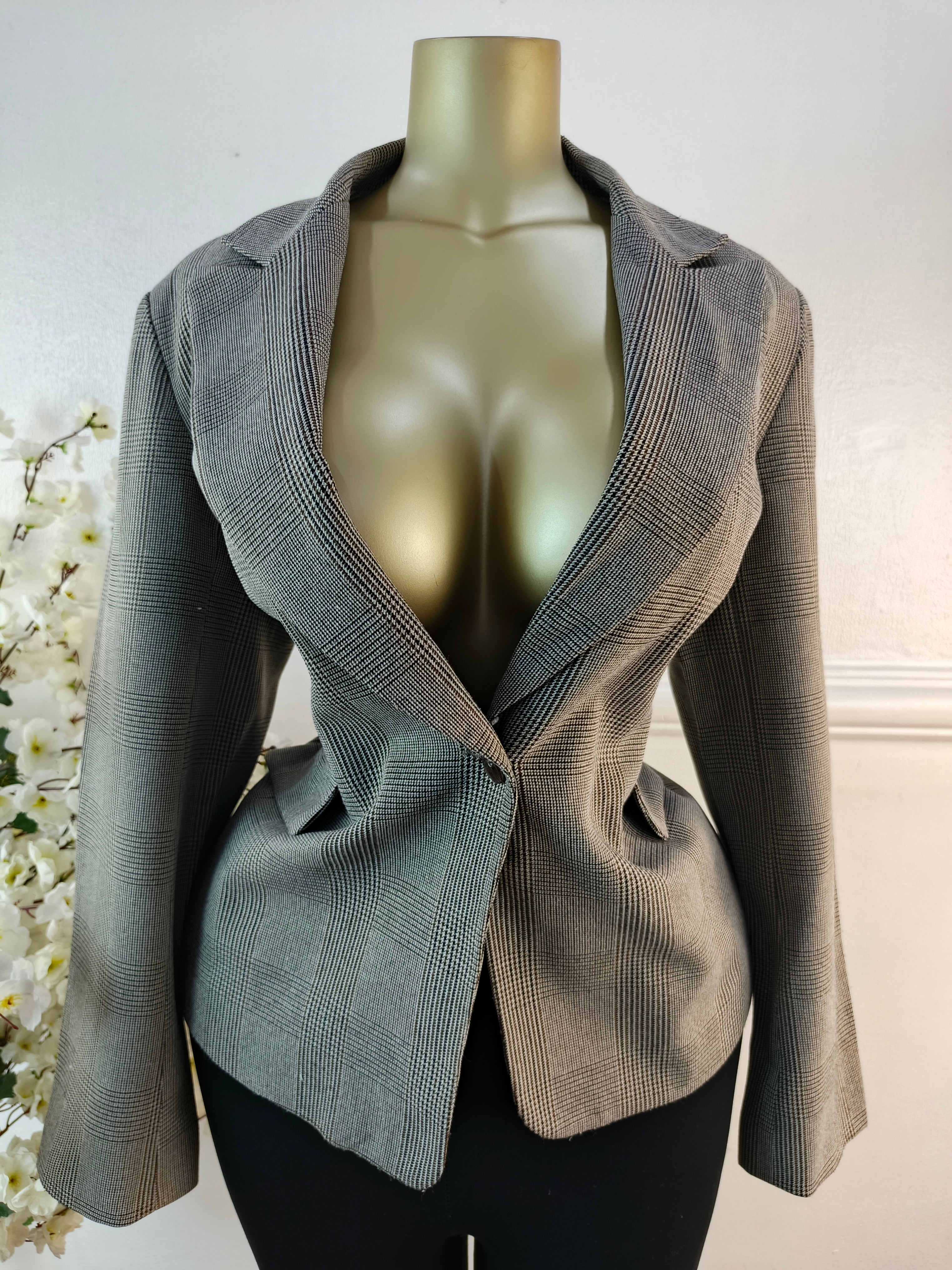 ESSENTIALS UK SIZE 18 [LENGTH 27 INCHES]