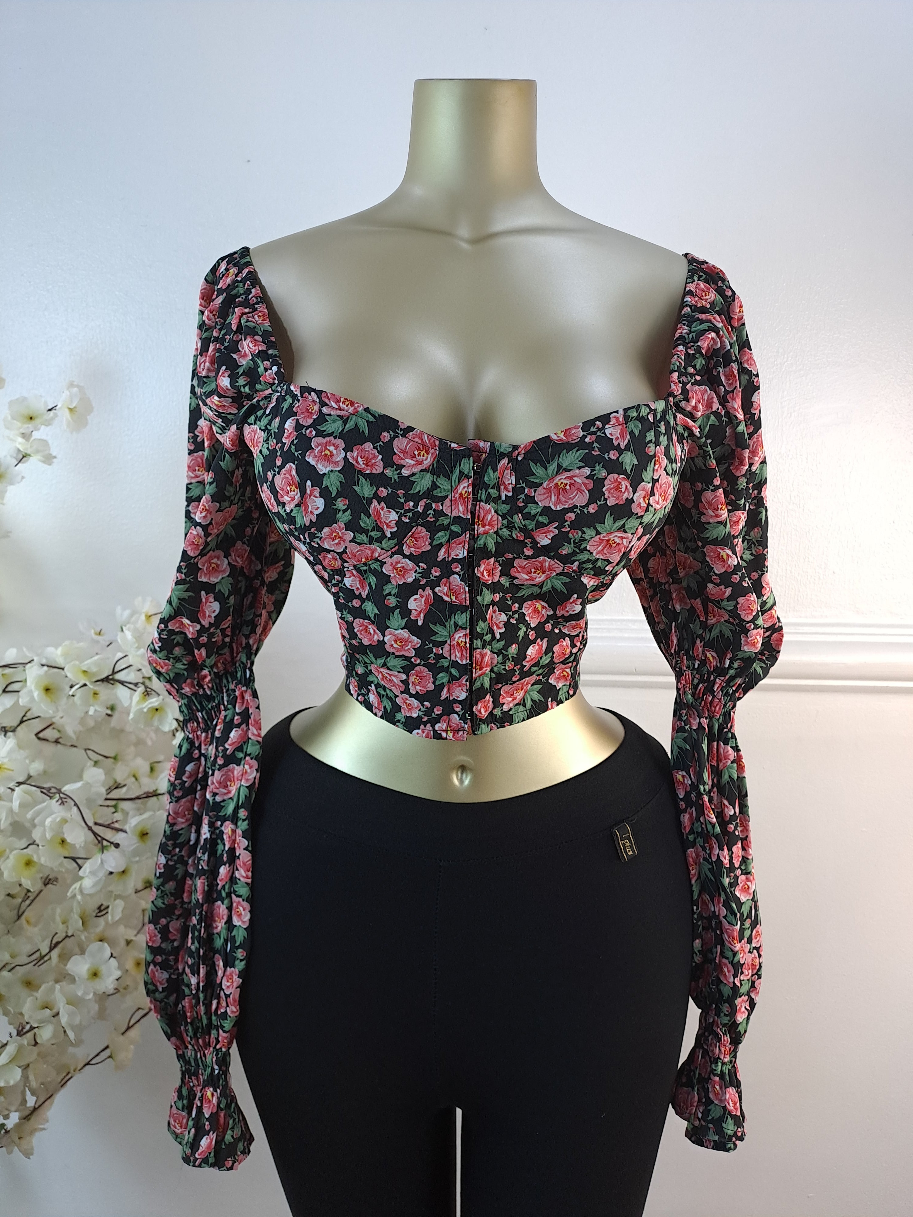 BOOHOO UK SIZE 8