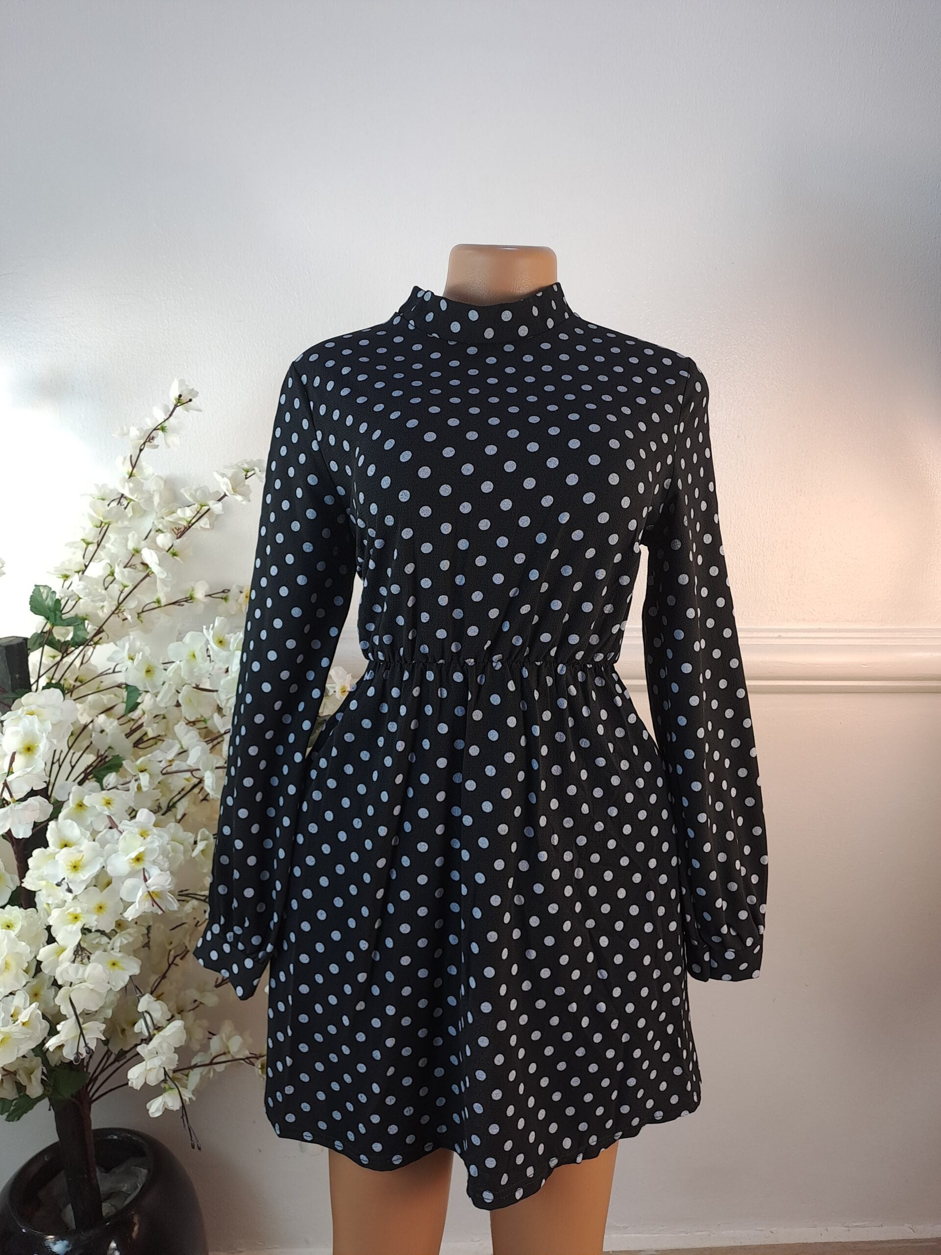 BOOHOO UK SIZE 10 [BLACK] image 0
