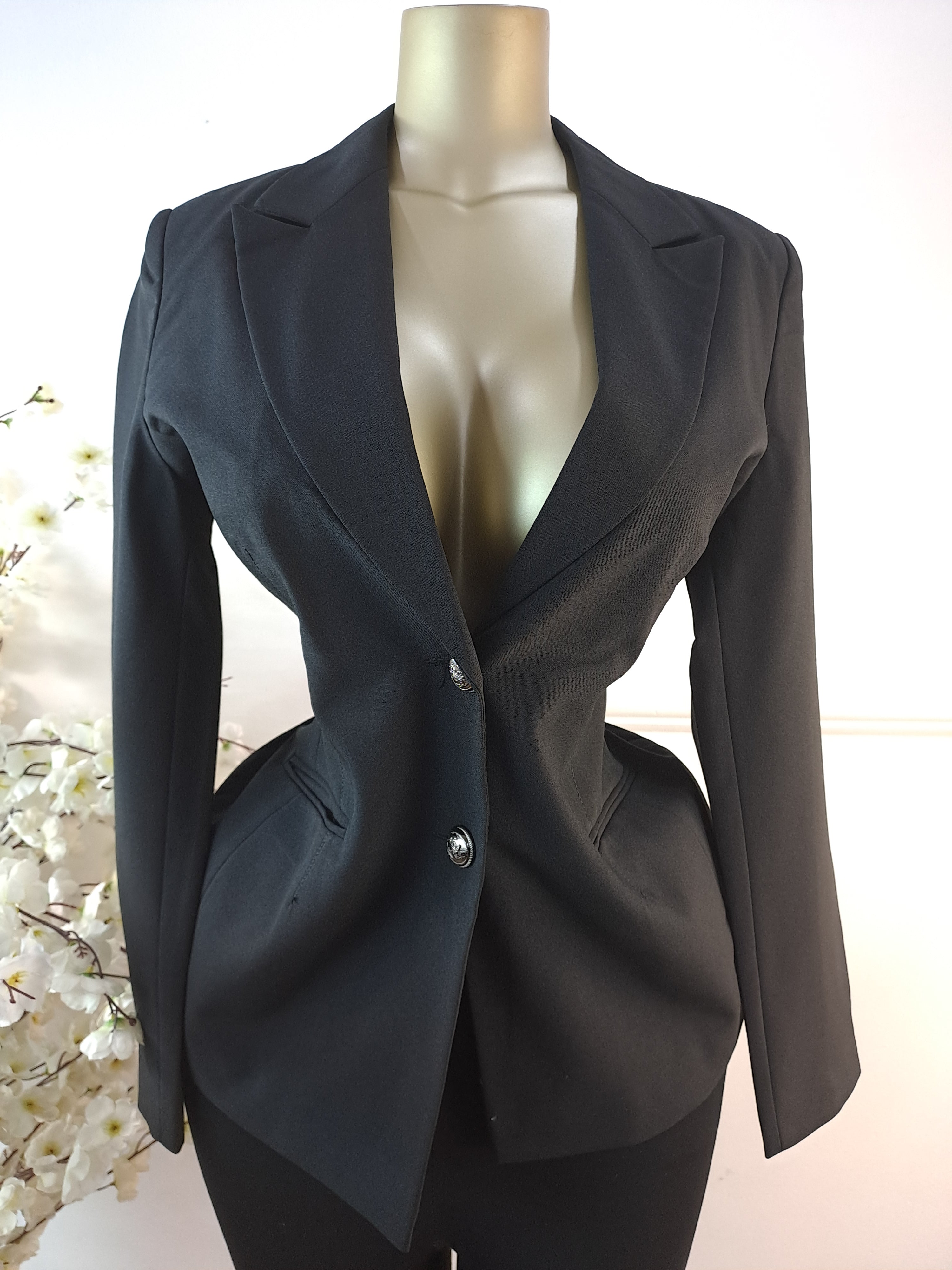 AMANDA ROTH UK SIZE 12 [LENGTH 28 INCHES]