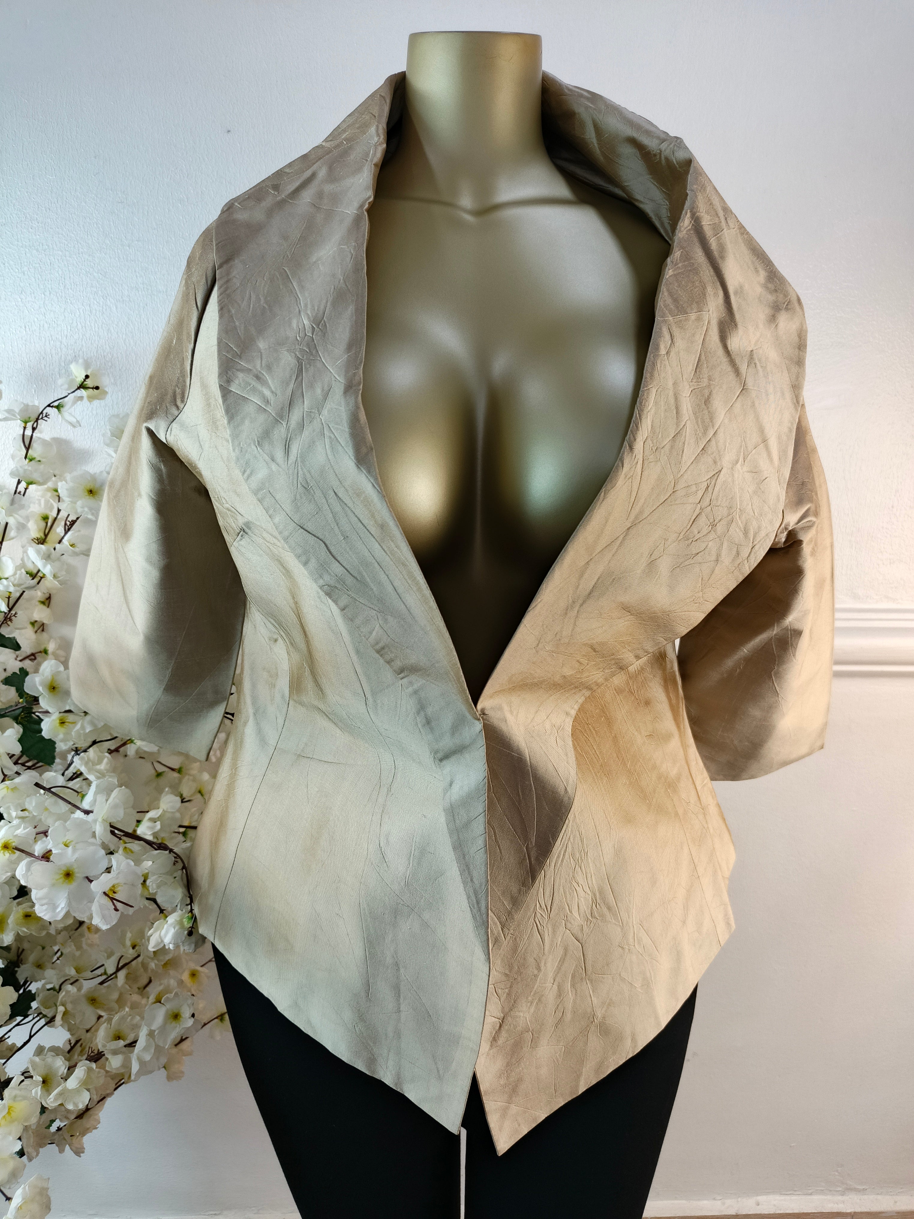 MIREIA BISBE UK SIZE 18 [LENGTH 25 INCHES]
