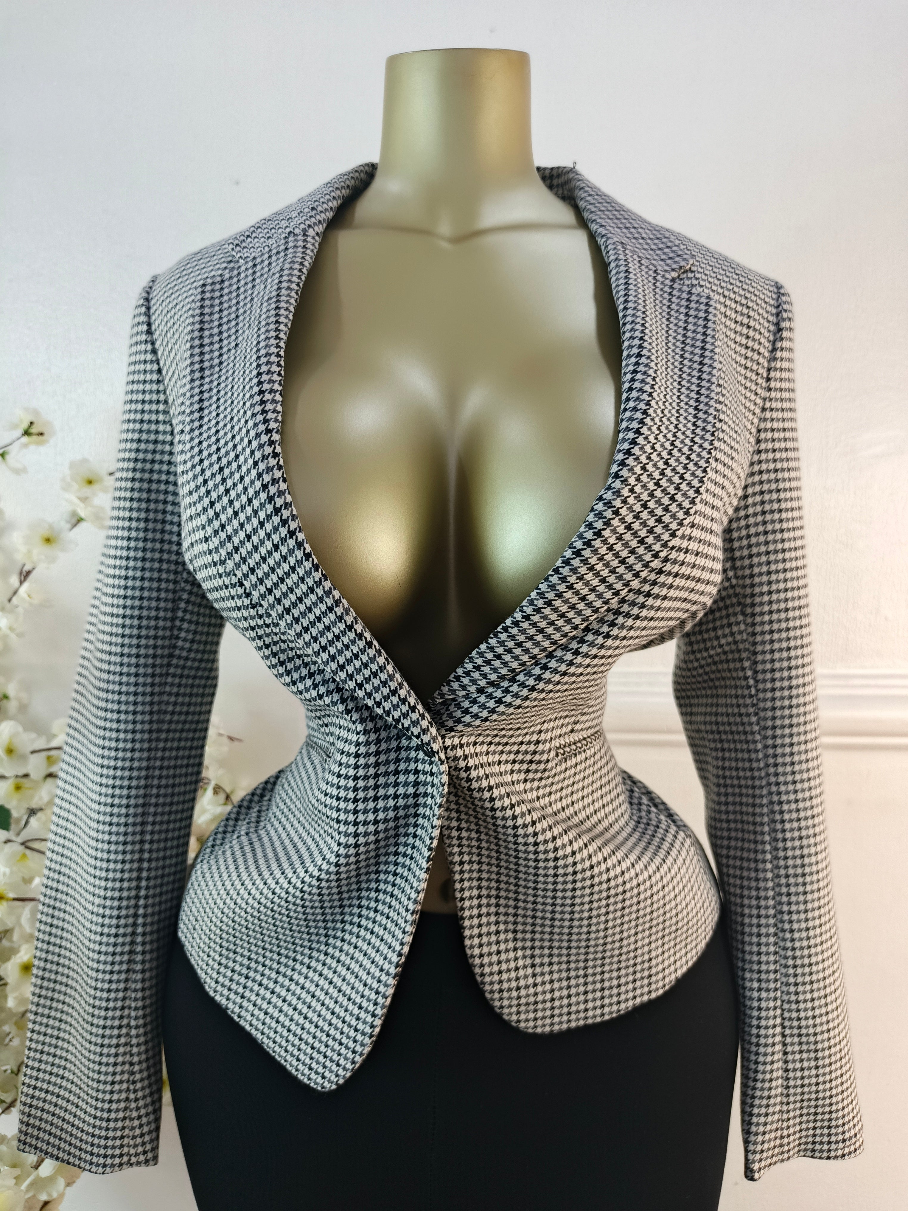 H&M UK SIZE 8 [LENGTH 25 INCHES]