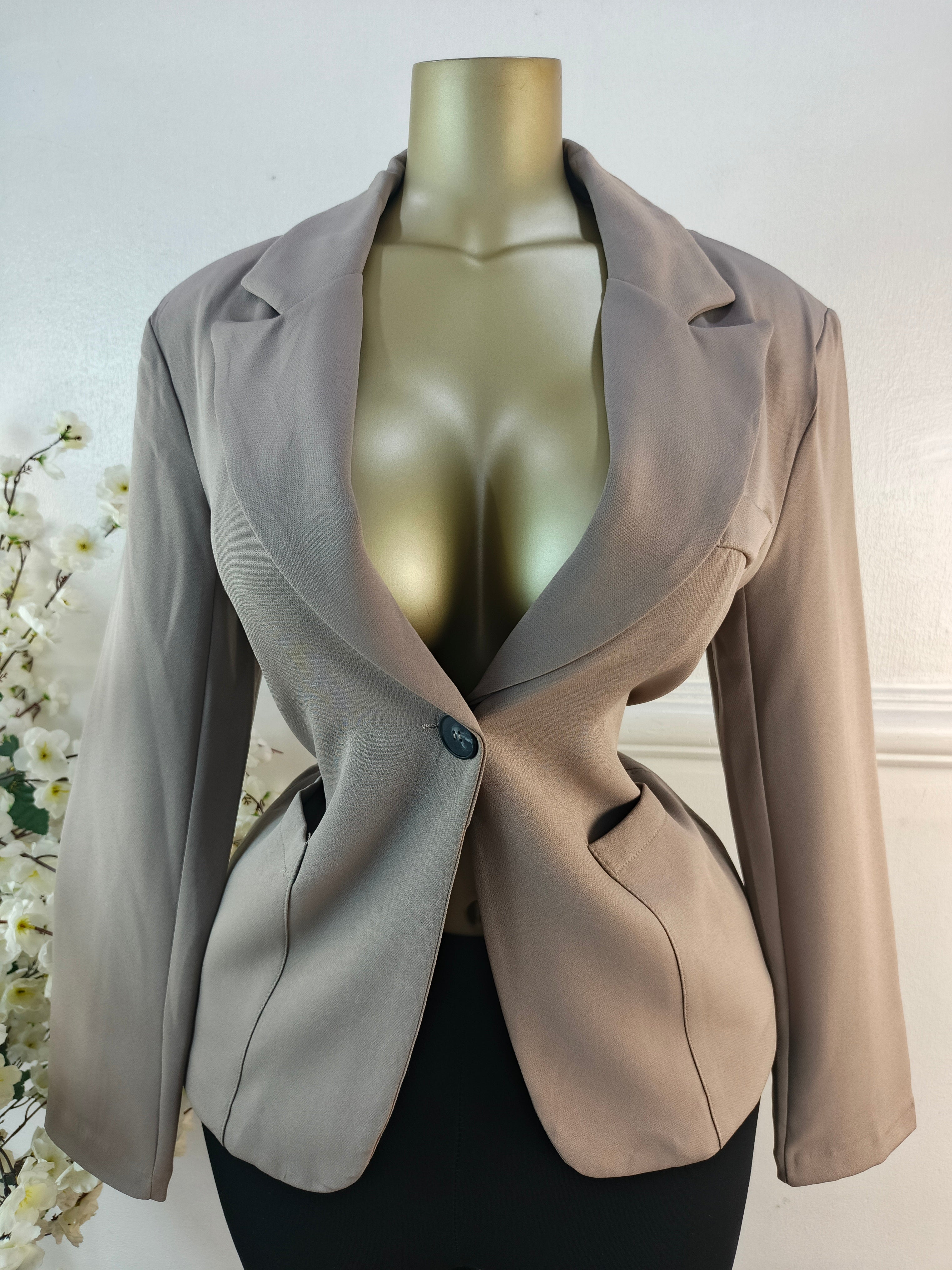PRETTYLITTHETHING UK SIZE 10 [LENGTH 27 INCHES]