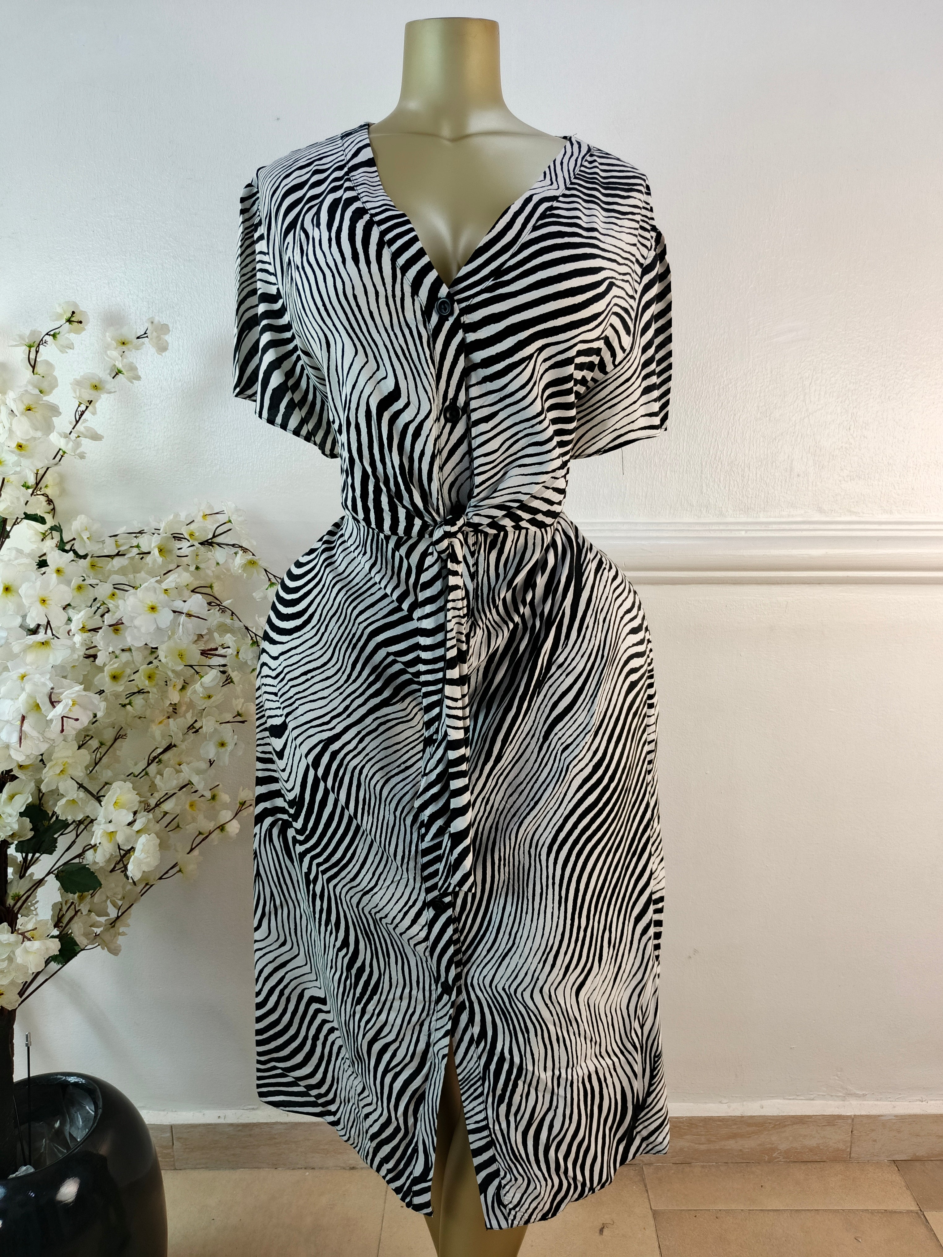 ROMAN UK SIZE 16 [LENGTH 53 INCHES]