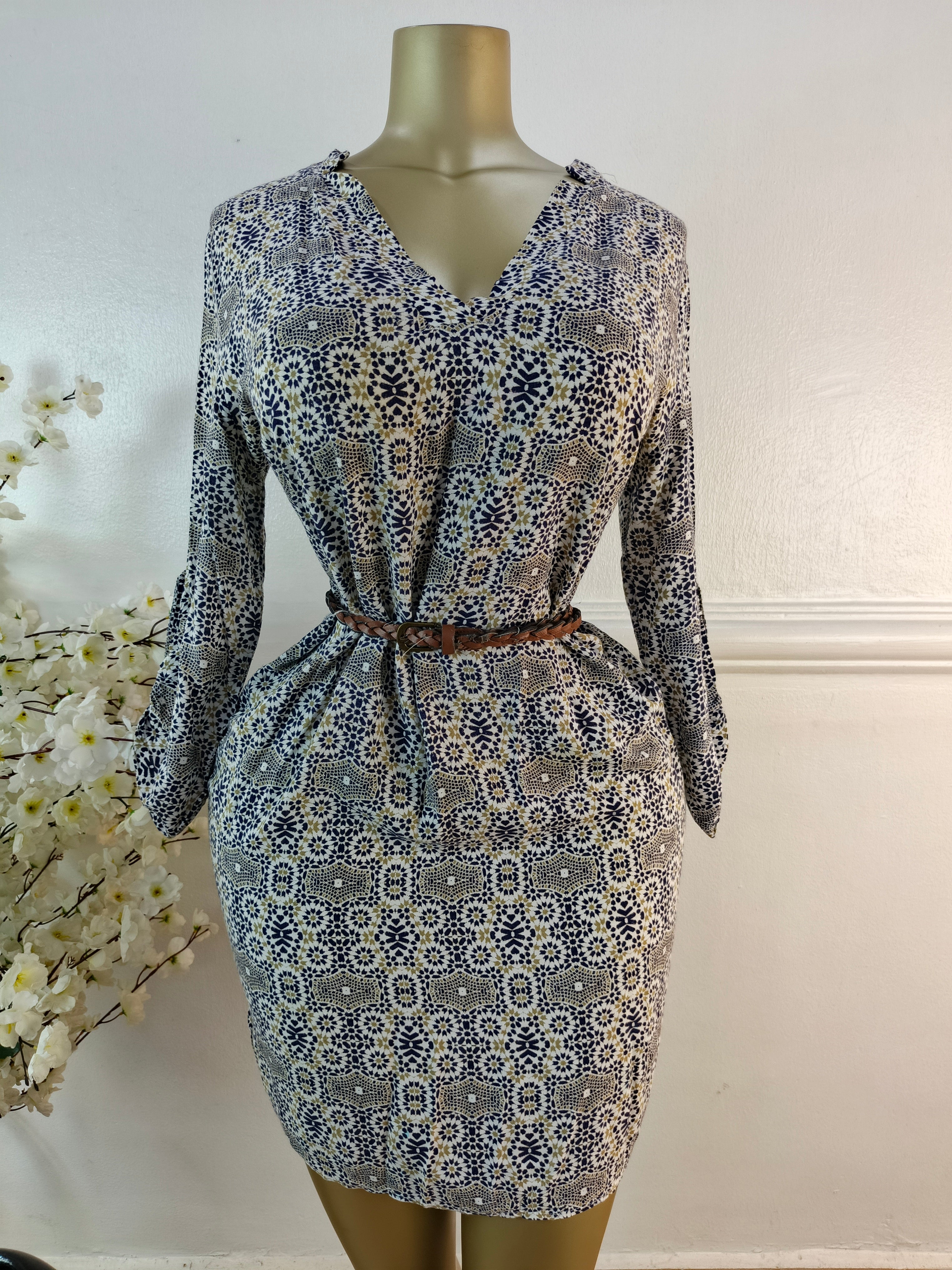 ATMOSPHERE UK SIZE 14 [LENGTH 36 INCHES]