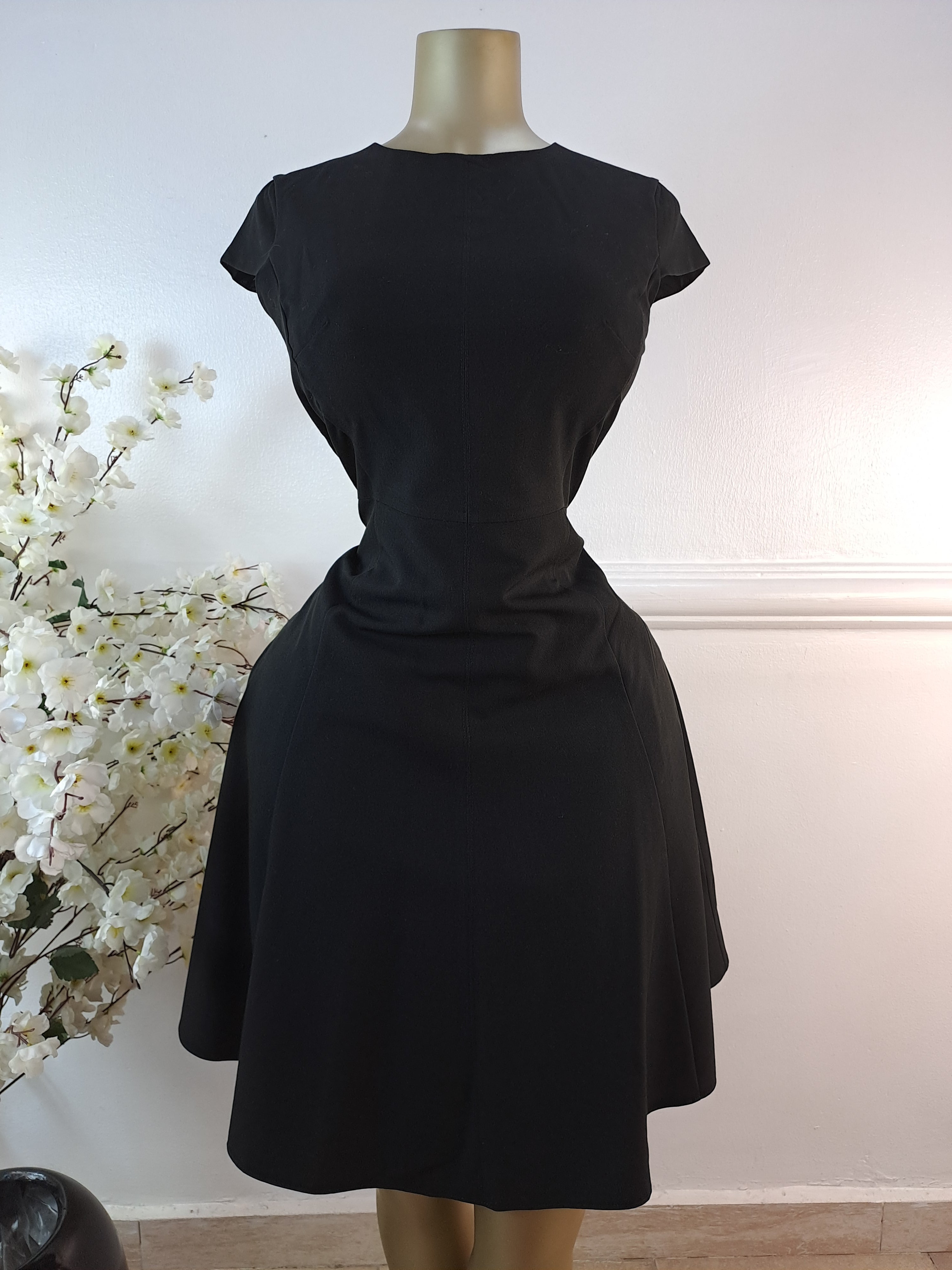 FRIEND LIKE THESE UK SIZE 10 [LENGTH 42 INCHES]