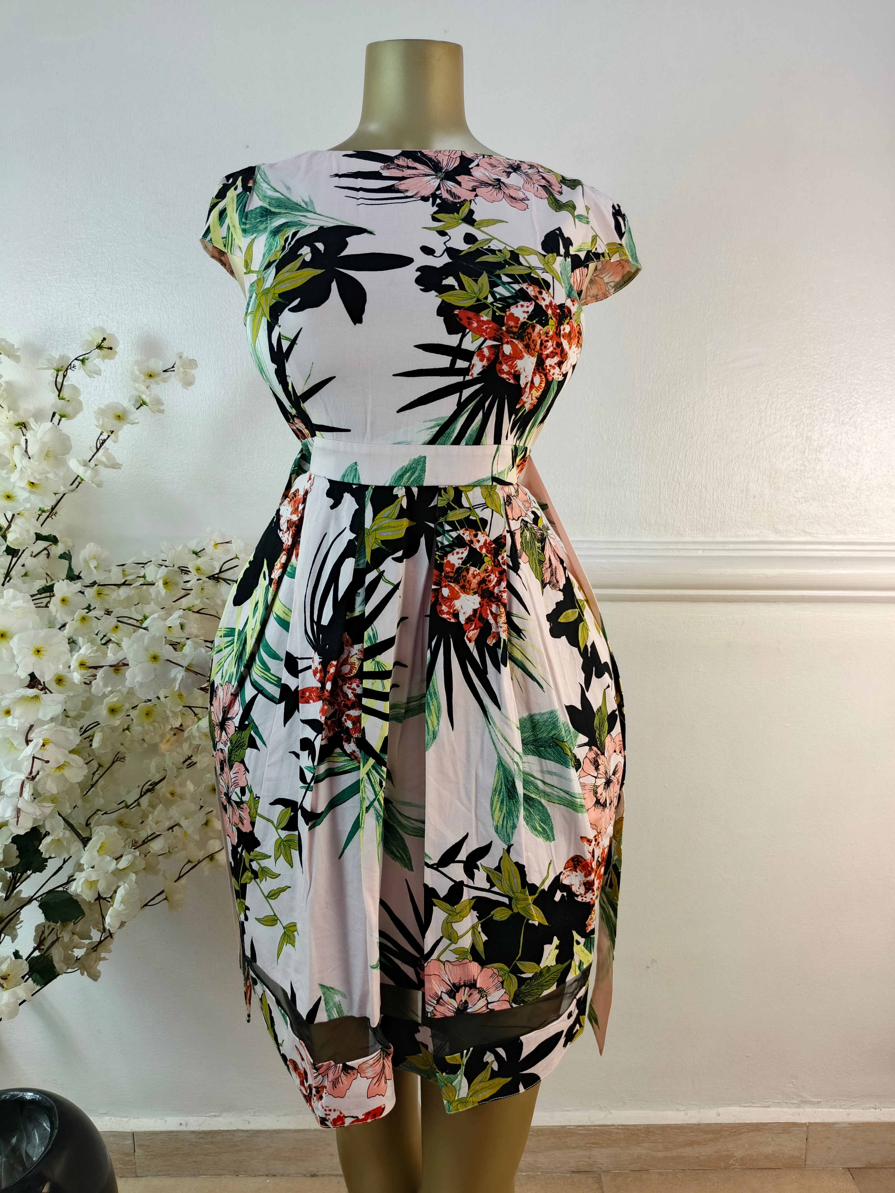 DRESS UK SIZE 8 [LENGTH 39 INCHES]