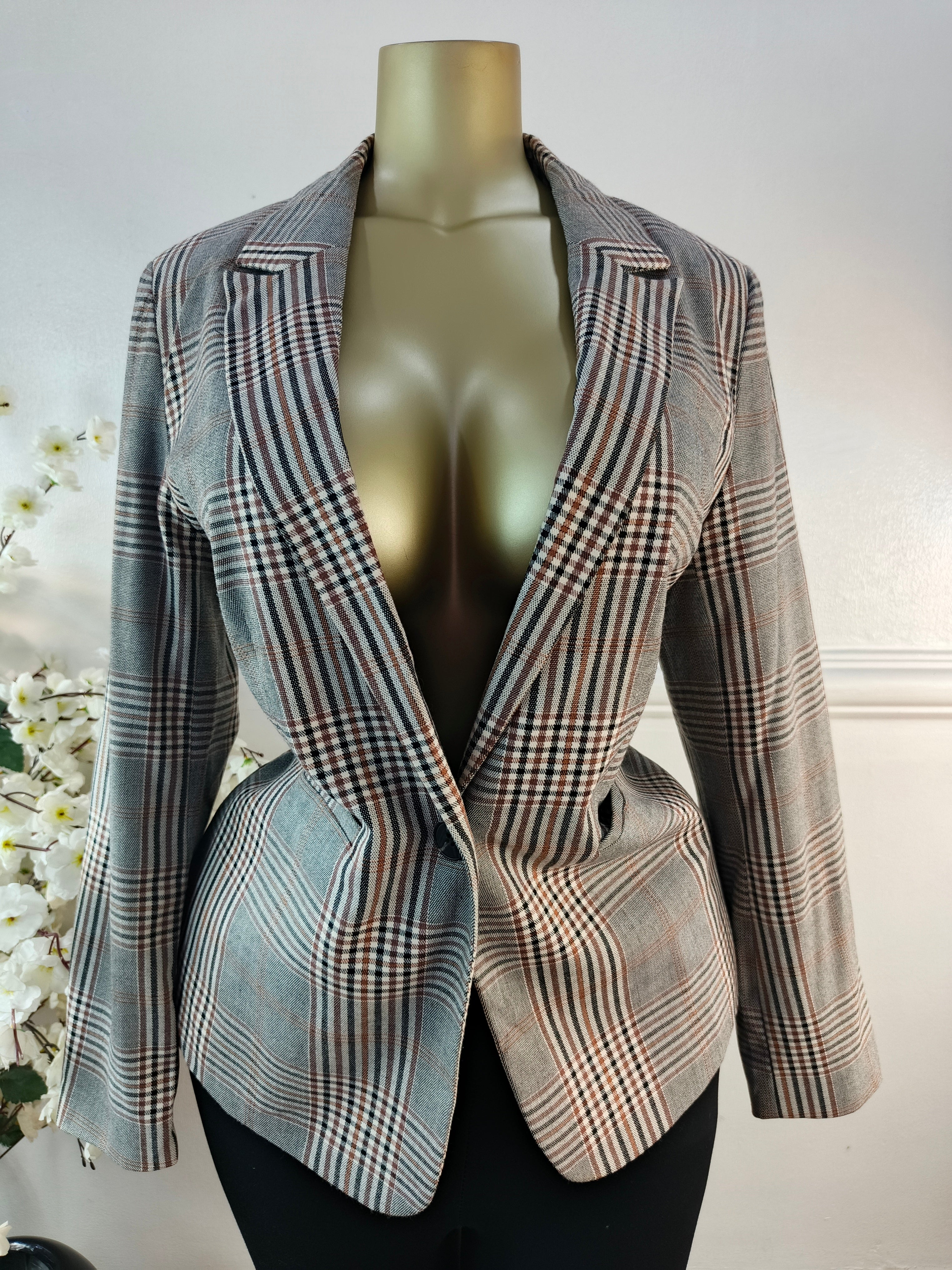 VERO MODA UK SIZE 14 [LENGTH 29 INCHES]