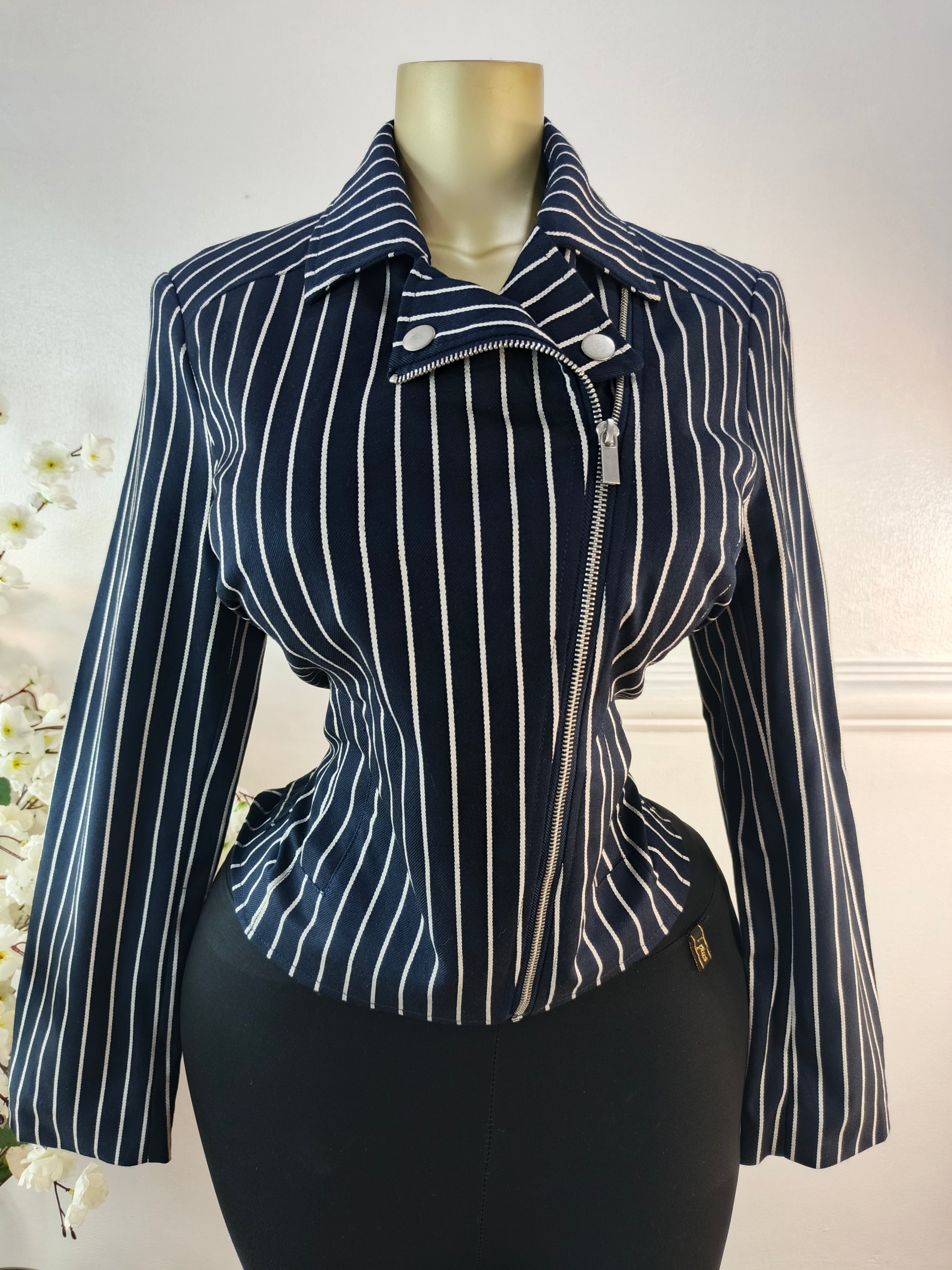 RR UK SIZE 14 [LENGTH 24 INCHES]