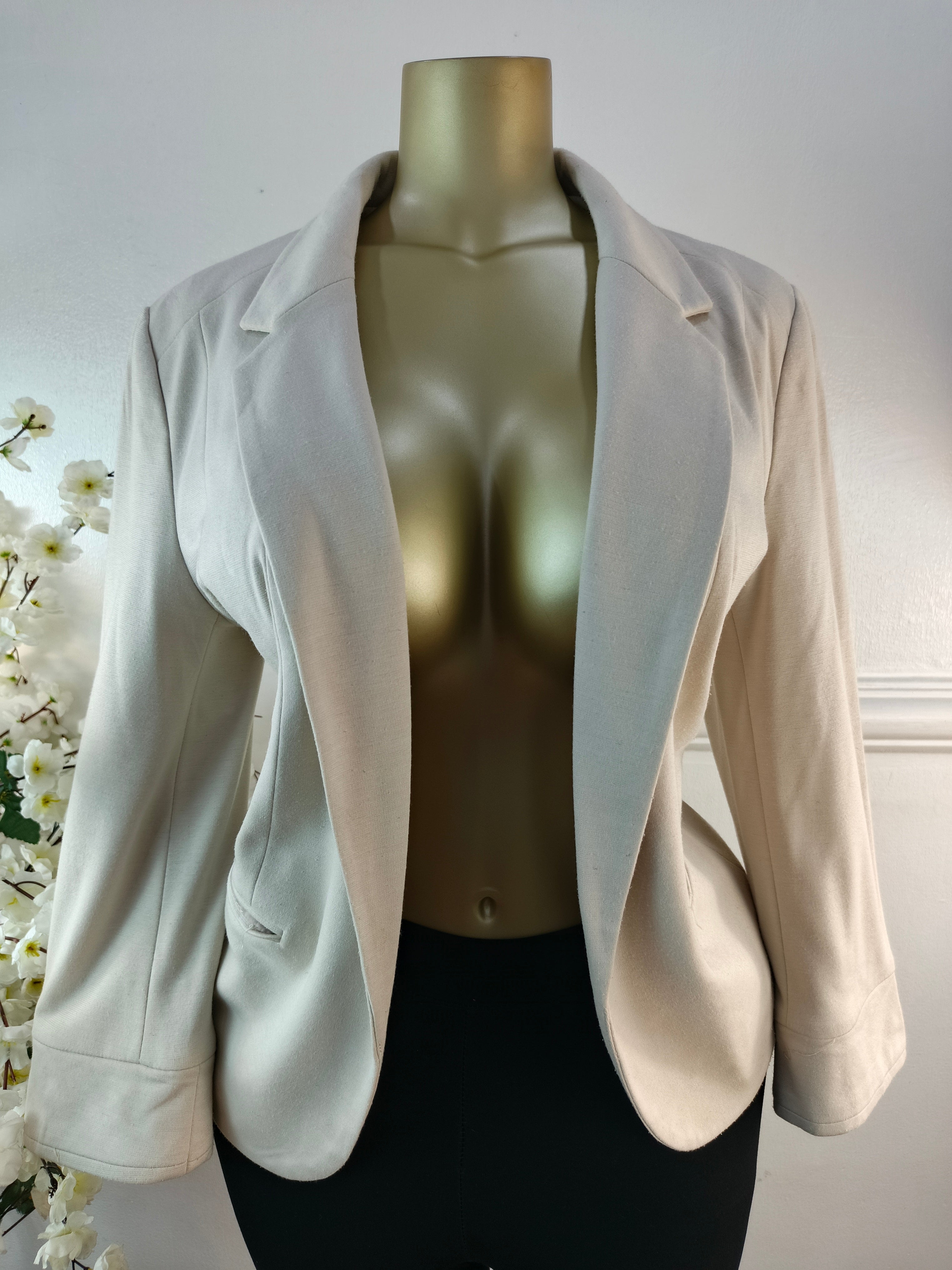 BLAZER UK SIZE 16 [LENGTH 33 INCHES]