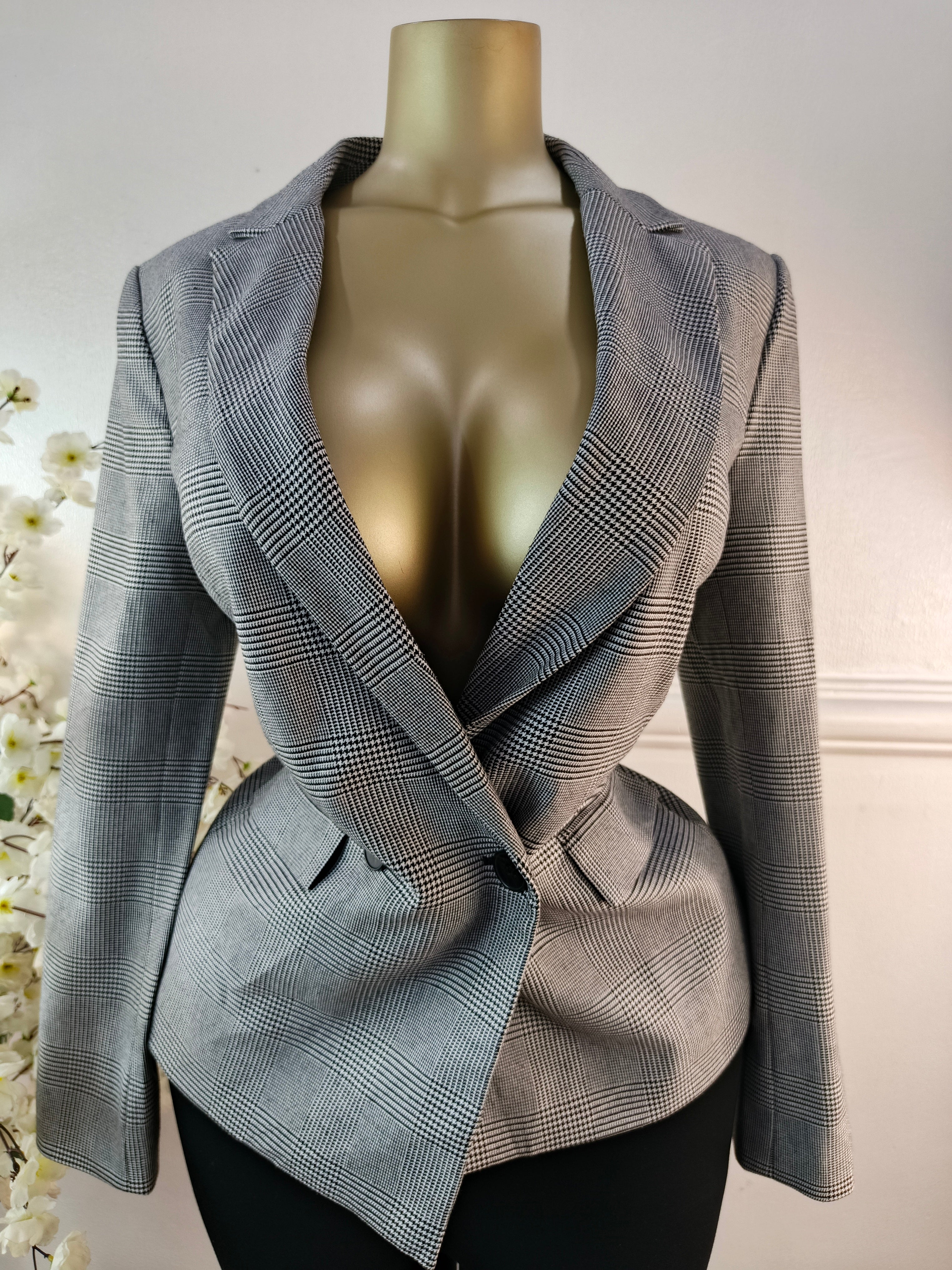 BLAZER UK SIZE 10 [LENGTH 28 INCHES]