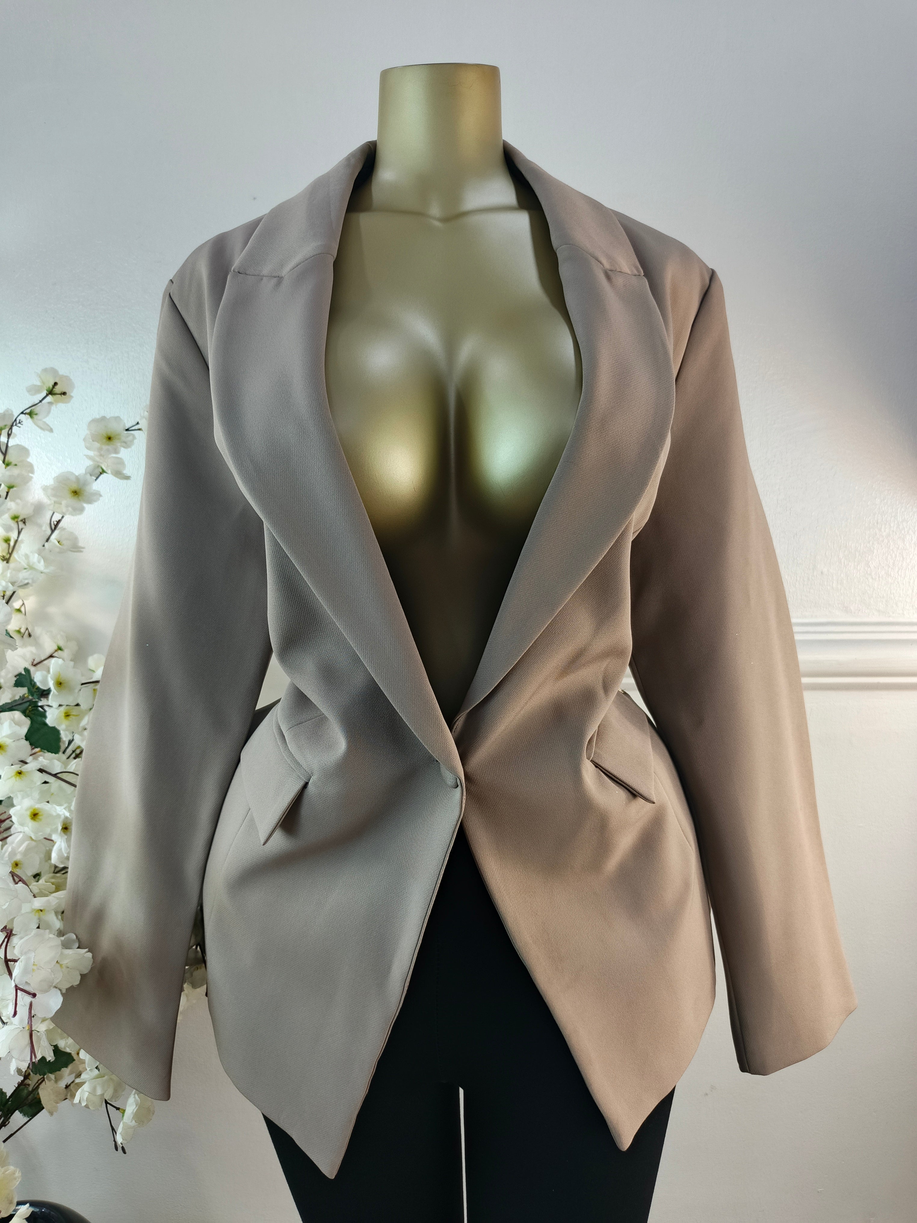 BILLIE UK SIZE 18 [LENGTH 32 INCHES]