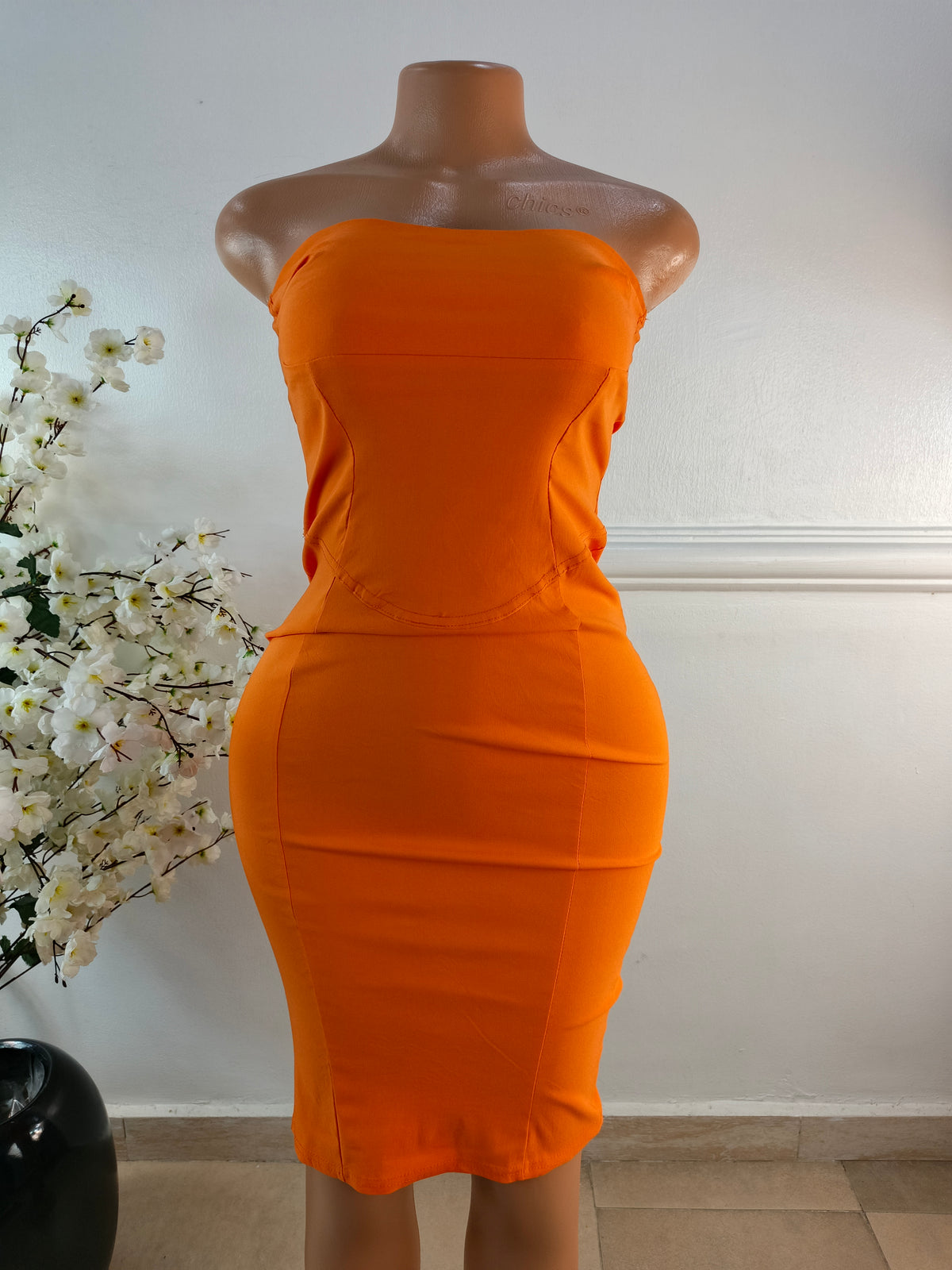 PRETTYLITTLETHING UK SIZE 6 [LENGTH 33 INCHES]