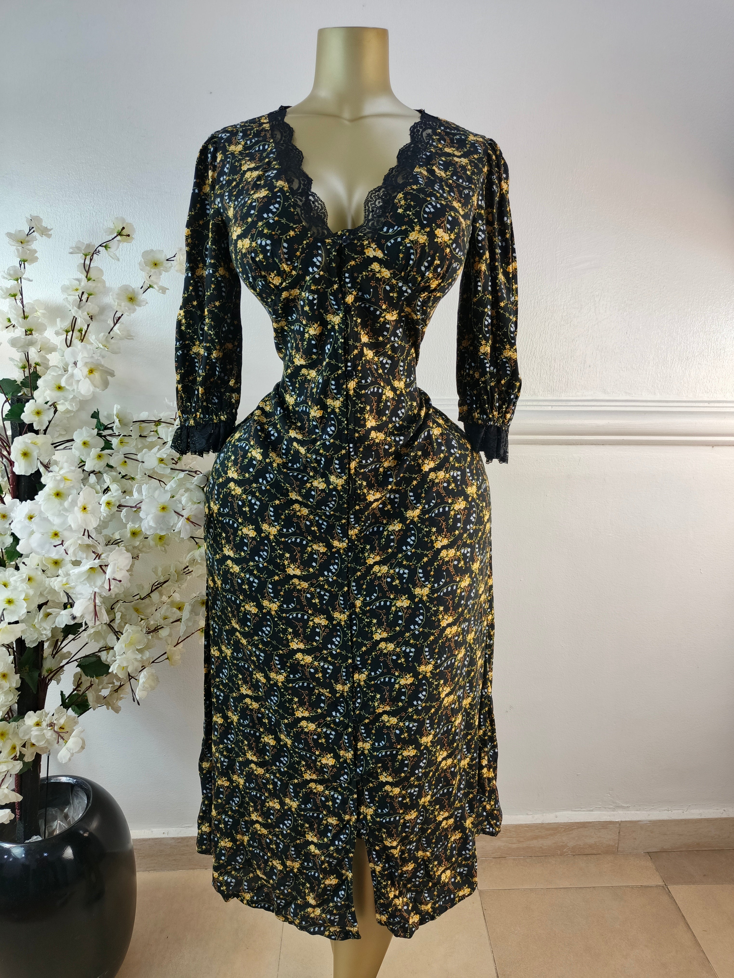 PETITE UK SIZE 6 [LENGTH 50 INCHES]