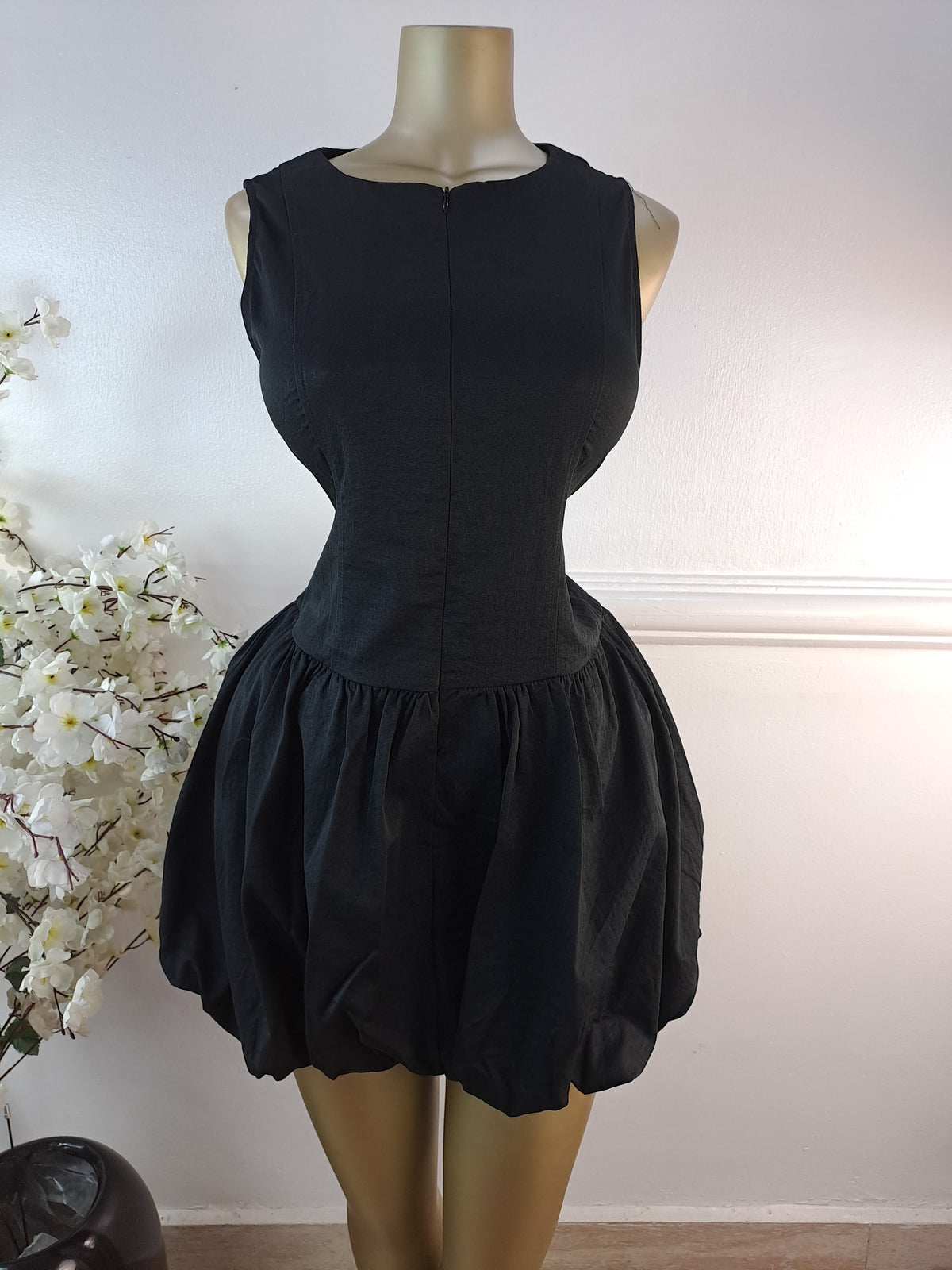 QED LONDON UK SIZE 10 [LENGTH 34 INCHES]