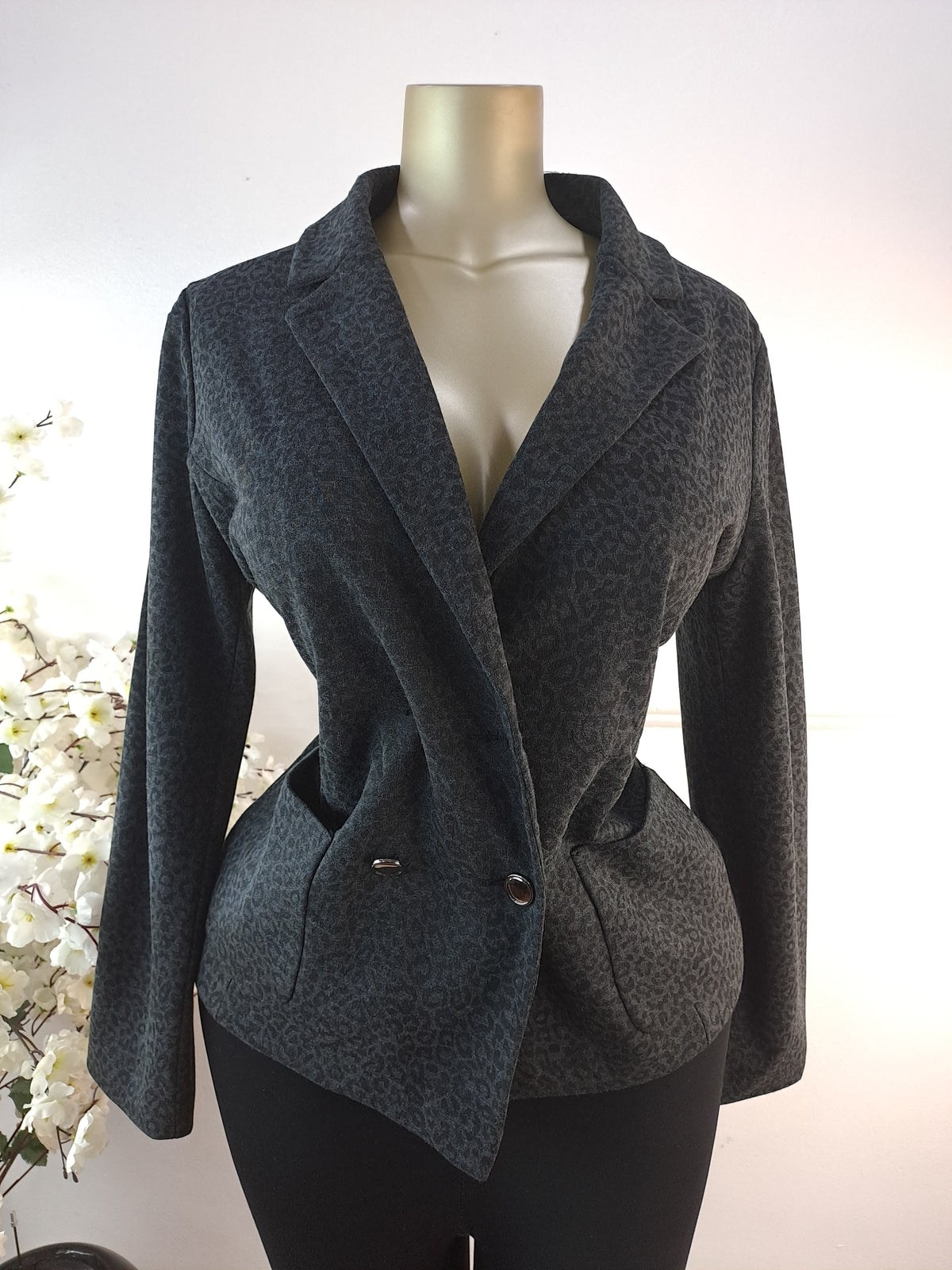 VINTAGE BOUTIQUE UK SIZE 14 [LENGTH 25 INCHES]