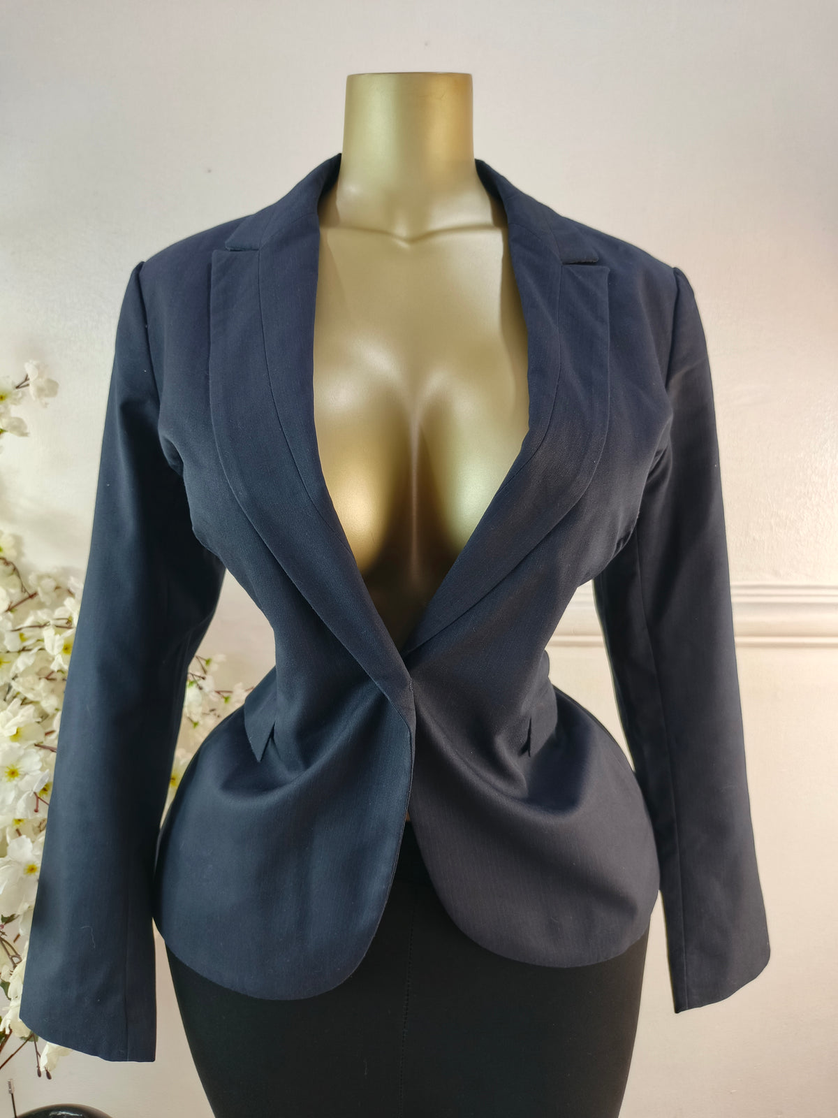 DESIGNED IN LONDON UK SIZE 14 [LENGTH 26 INCHES]
