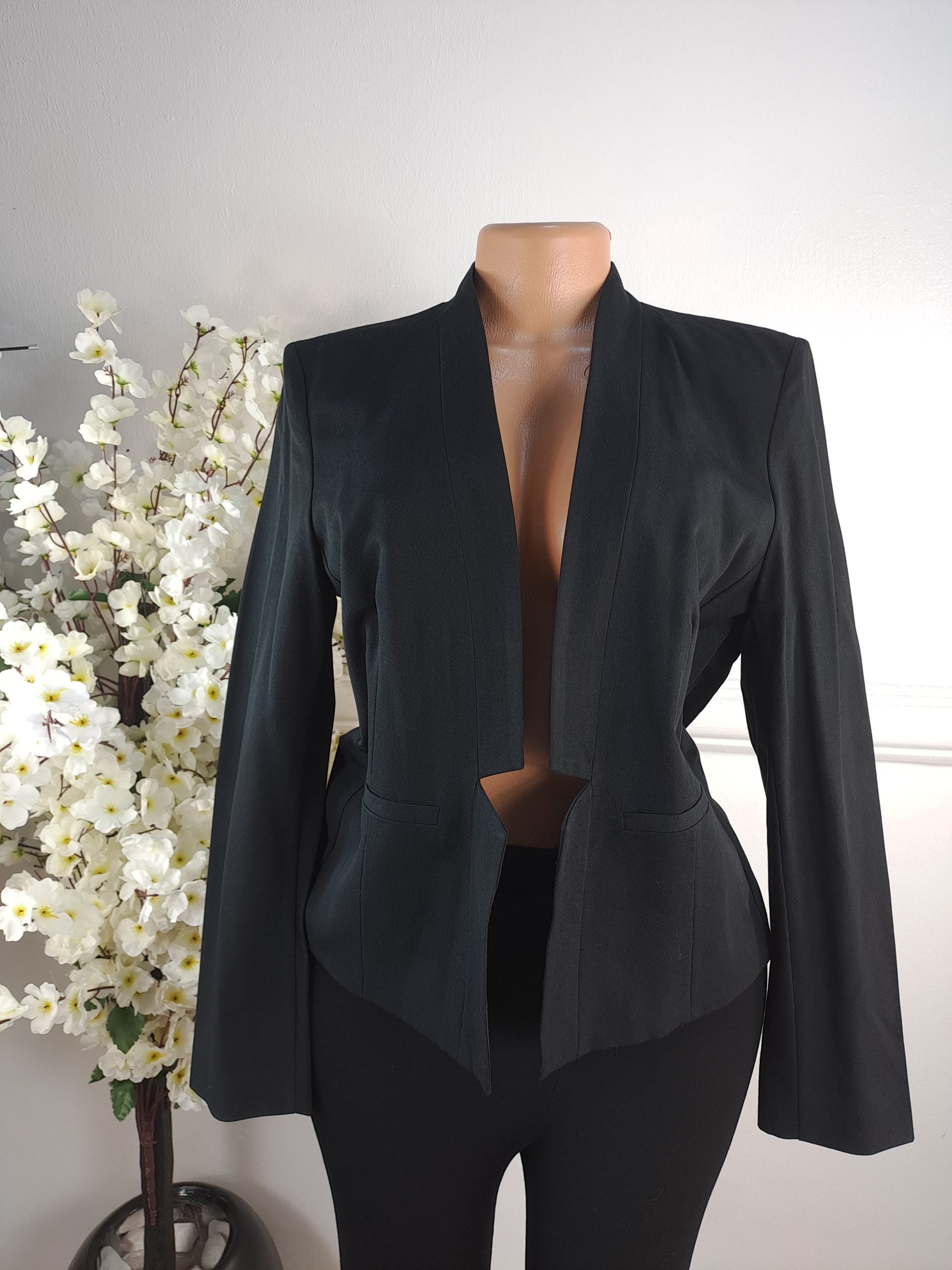 M&S WOMAN UK SIZE 12 [LENGHT 24 INCHES] image 0