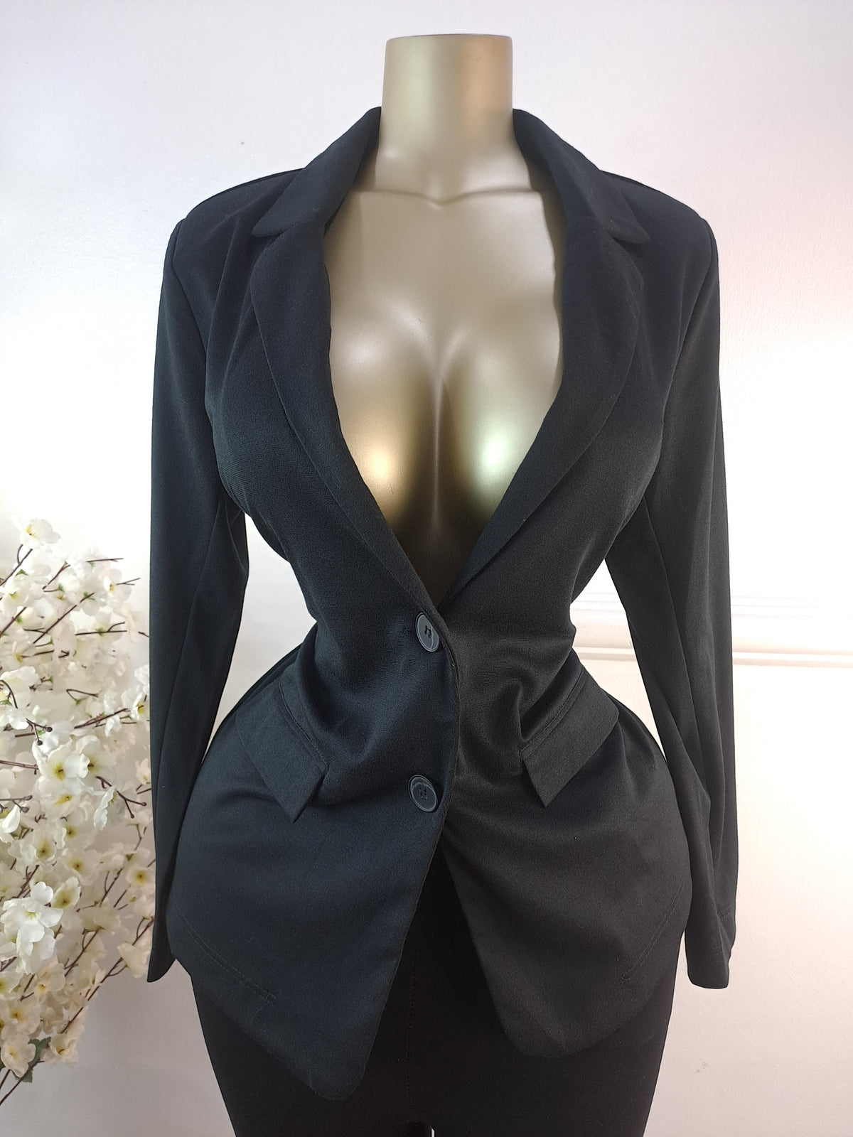 ONLY UK SIZE 14 [LENGTH 27 INCHES]