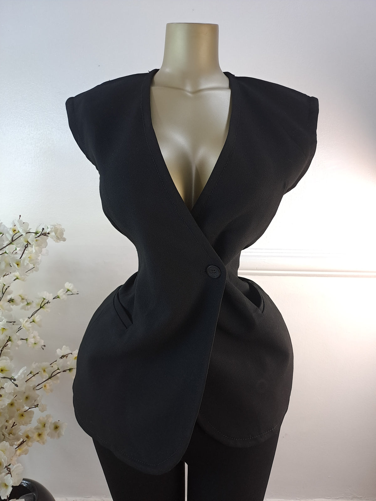 WEEKDAY UK SIZE 8 [LENGTH 29 INCHES]