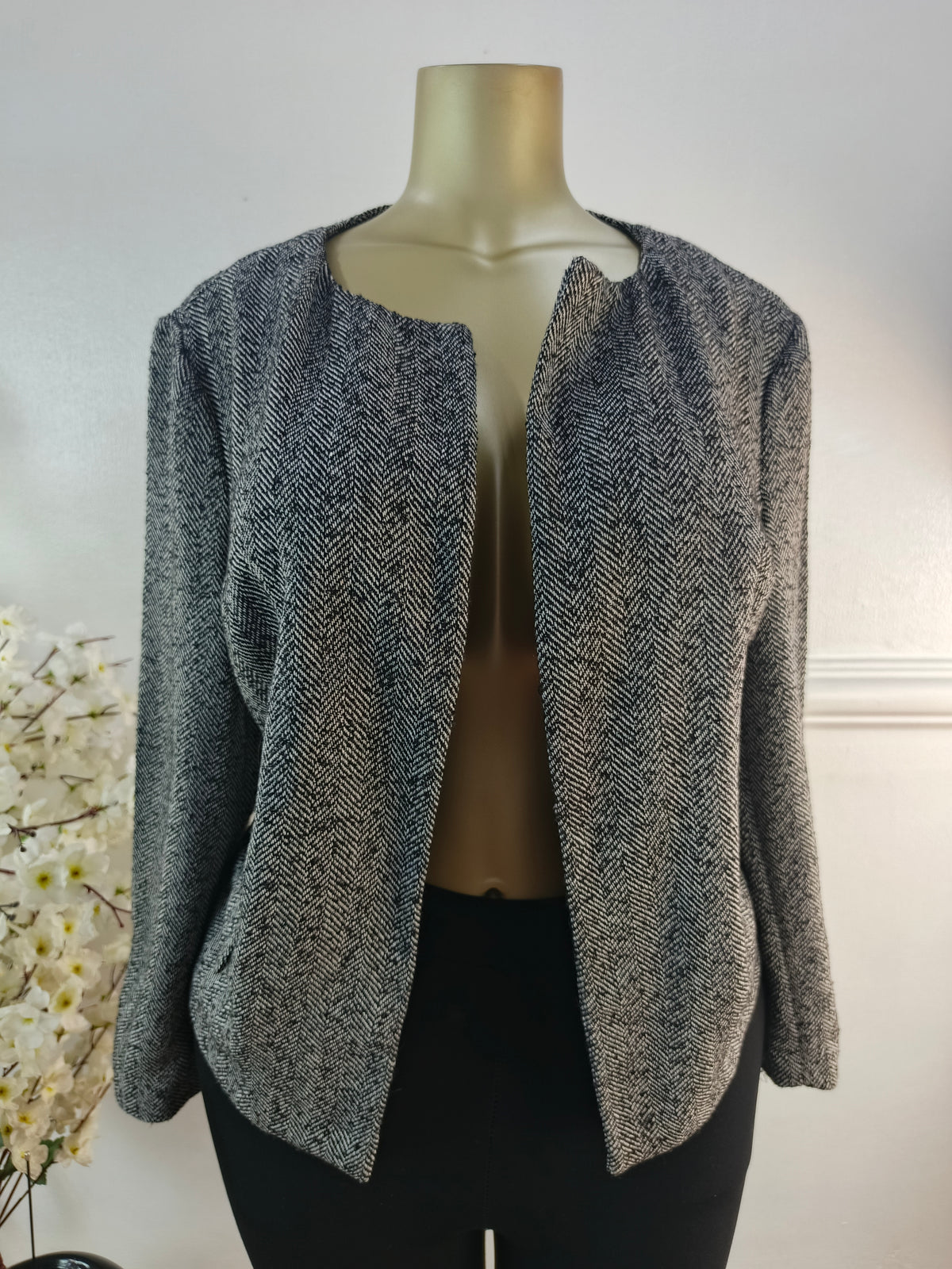 NEXT UK SIZE 22 [LENGTH 23 INCHES]