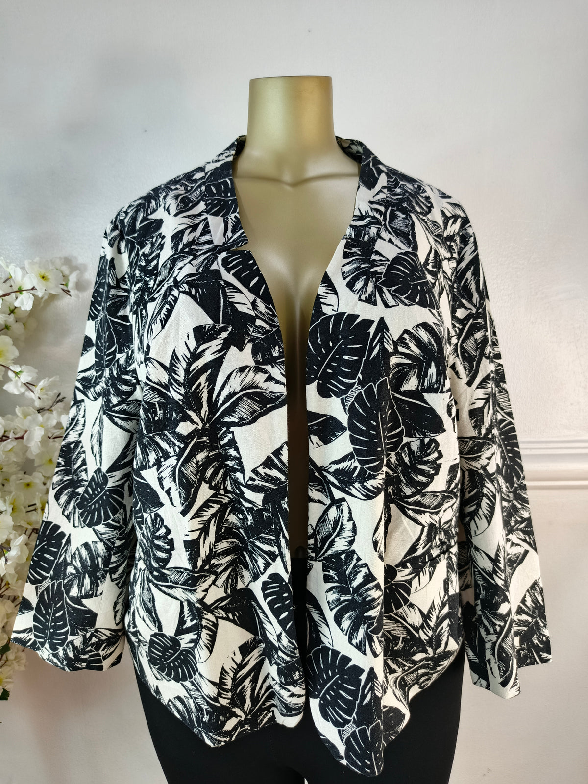 BONMARCHE UK SIZE 24 [LENGTH 25 INCHES]