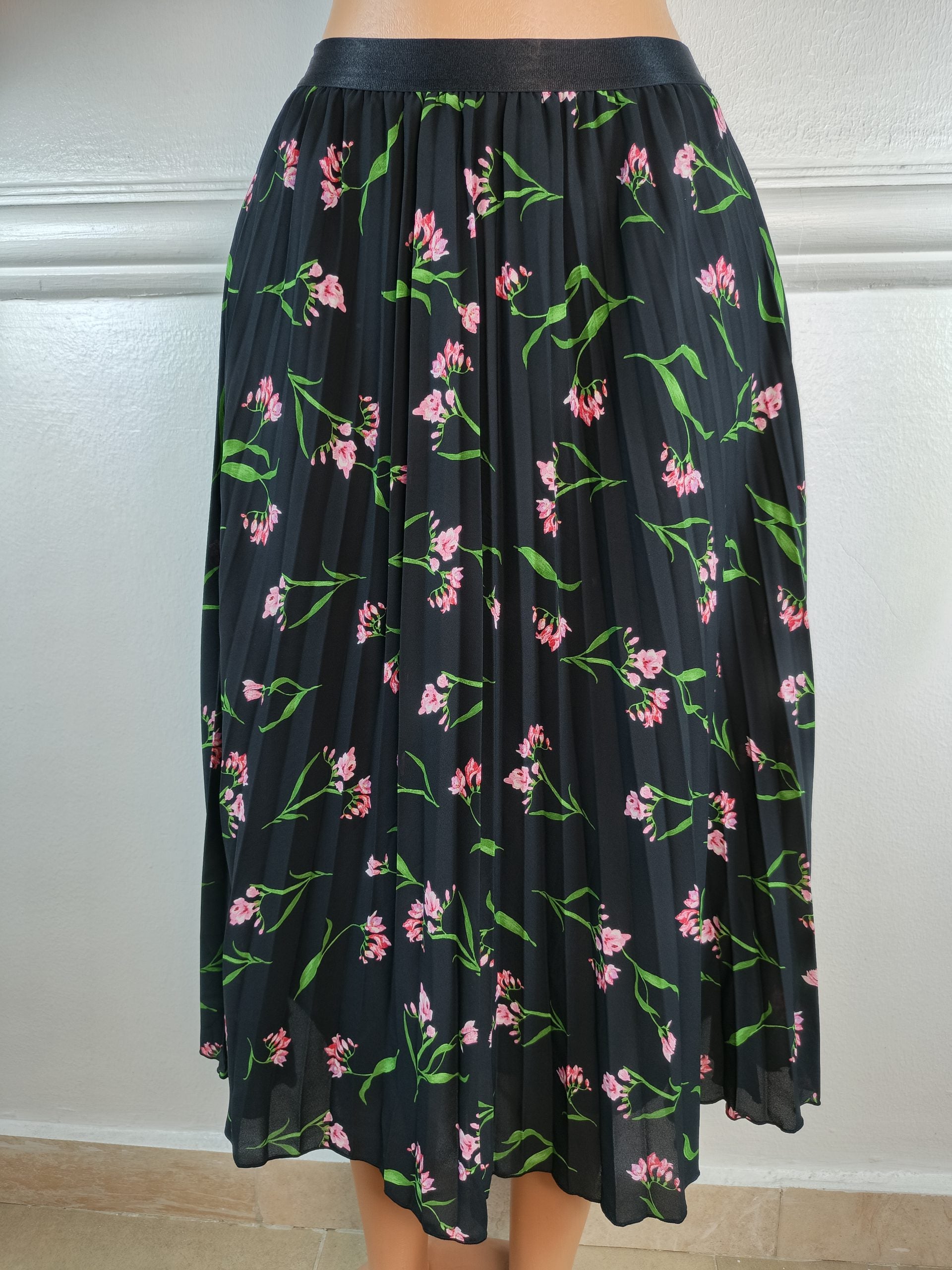 H&M UK 6, L-33 INCHES image 0