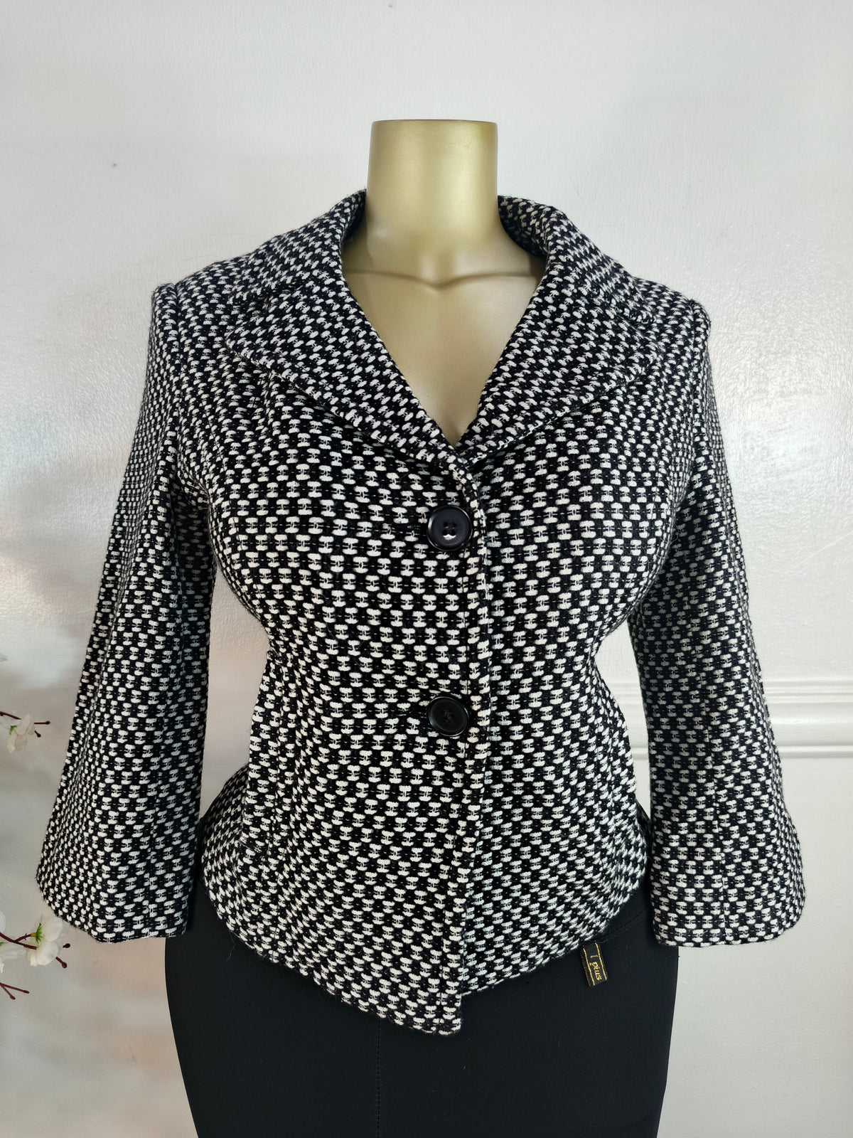 FEMME UK SIZE 14 [LENGTH 23 INCHES]