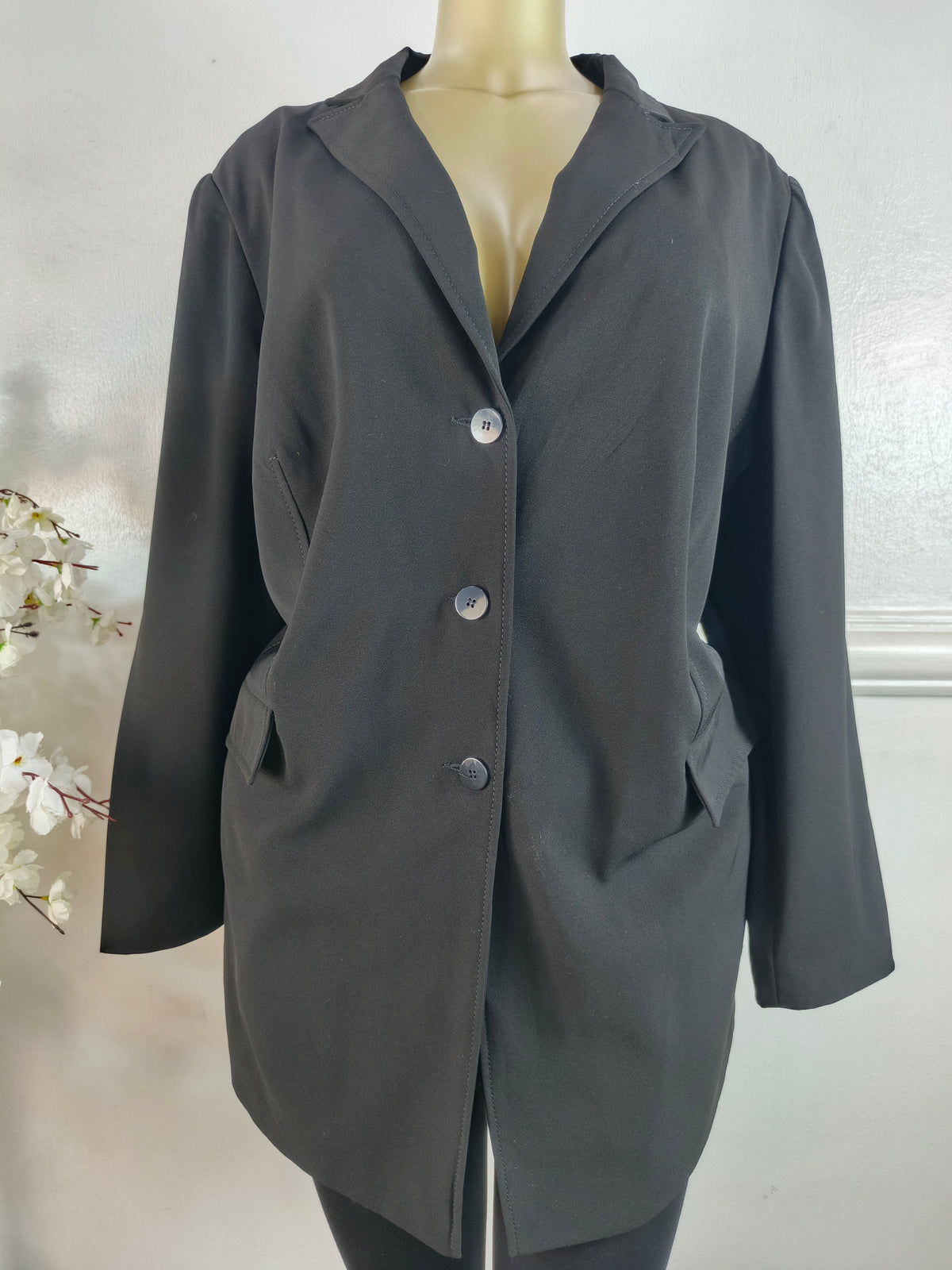 ESSENCE UK SIZE 24 [LENGTH 33 INCHES]