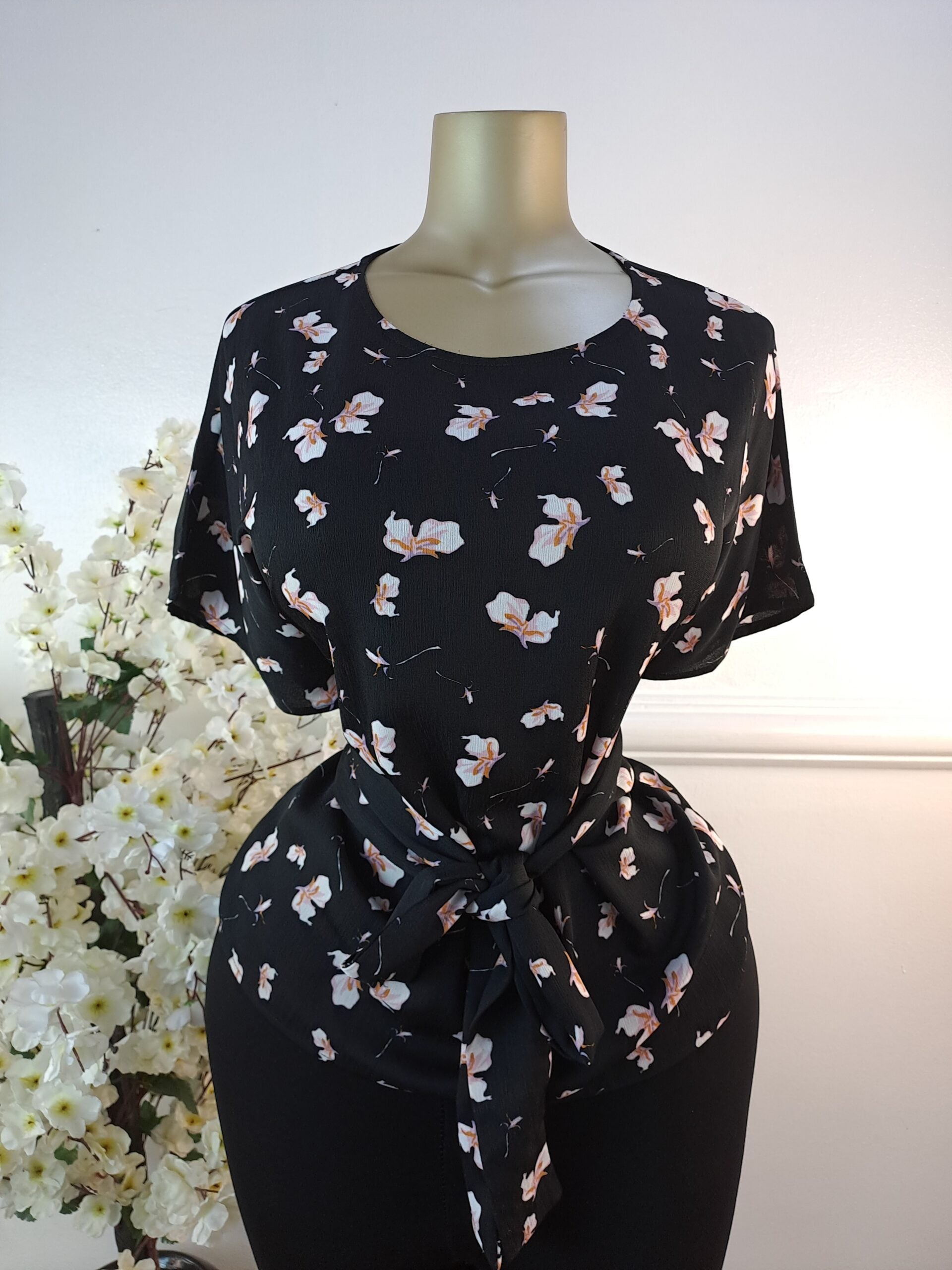 TOP UK SIZE 18 [BLACK] image 0