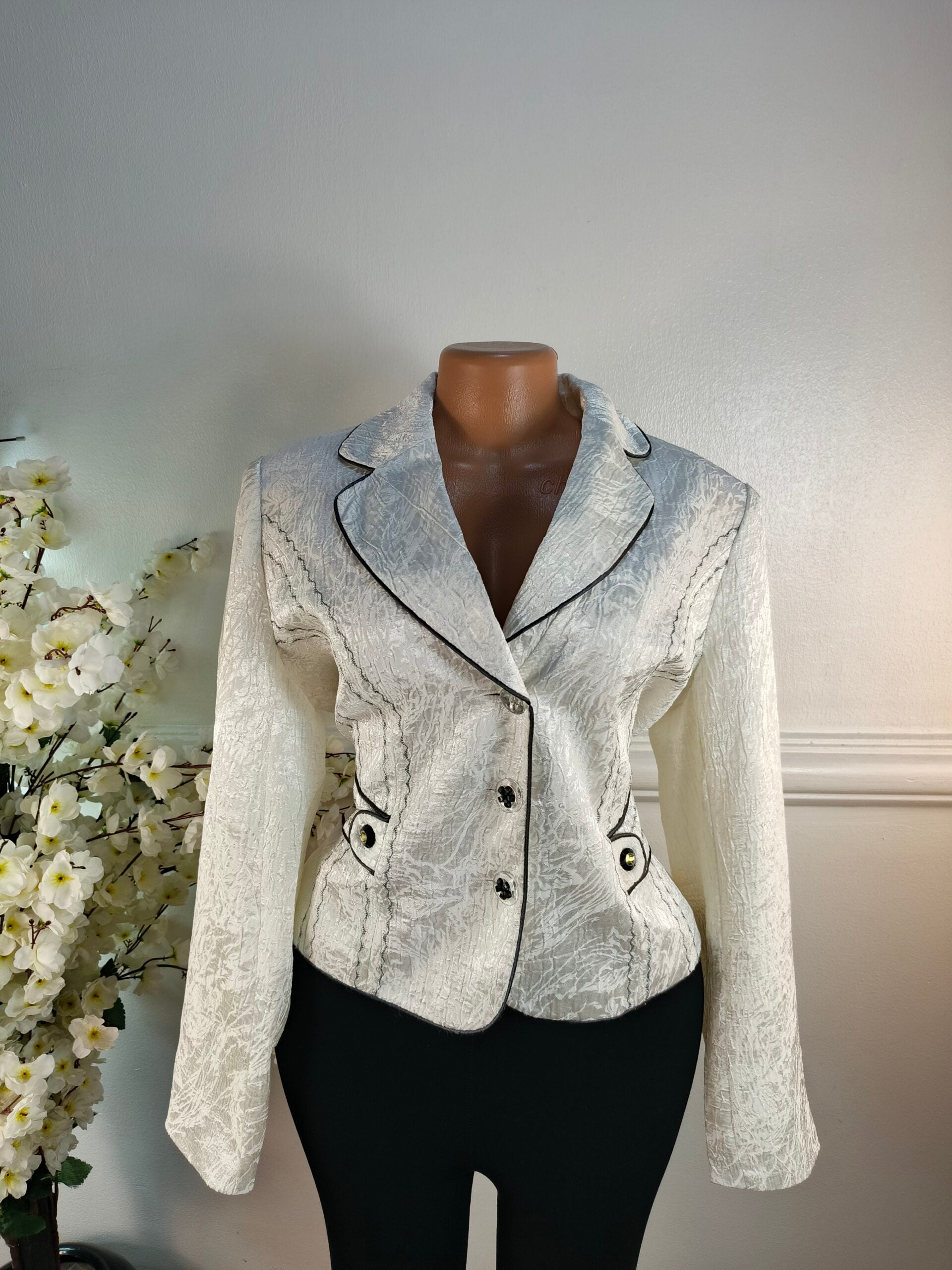 REID UK SIZE 14 [LENGTH 23 INCHES, WHITE] image 0