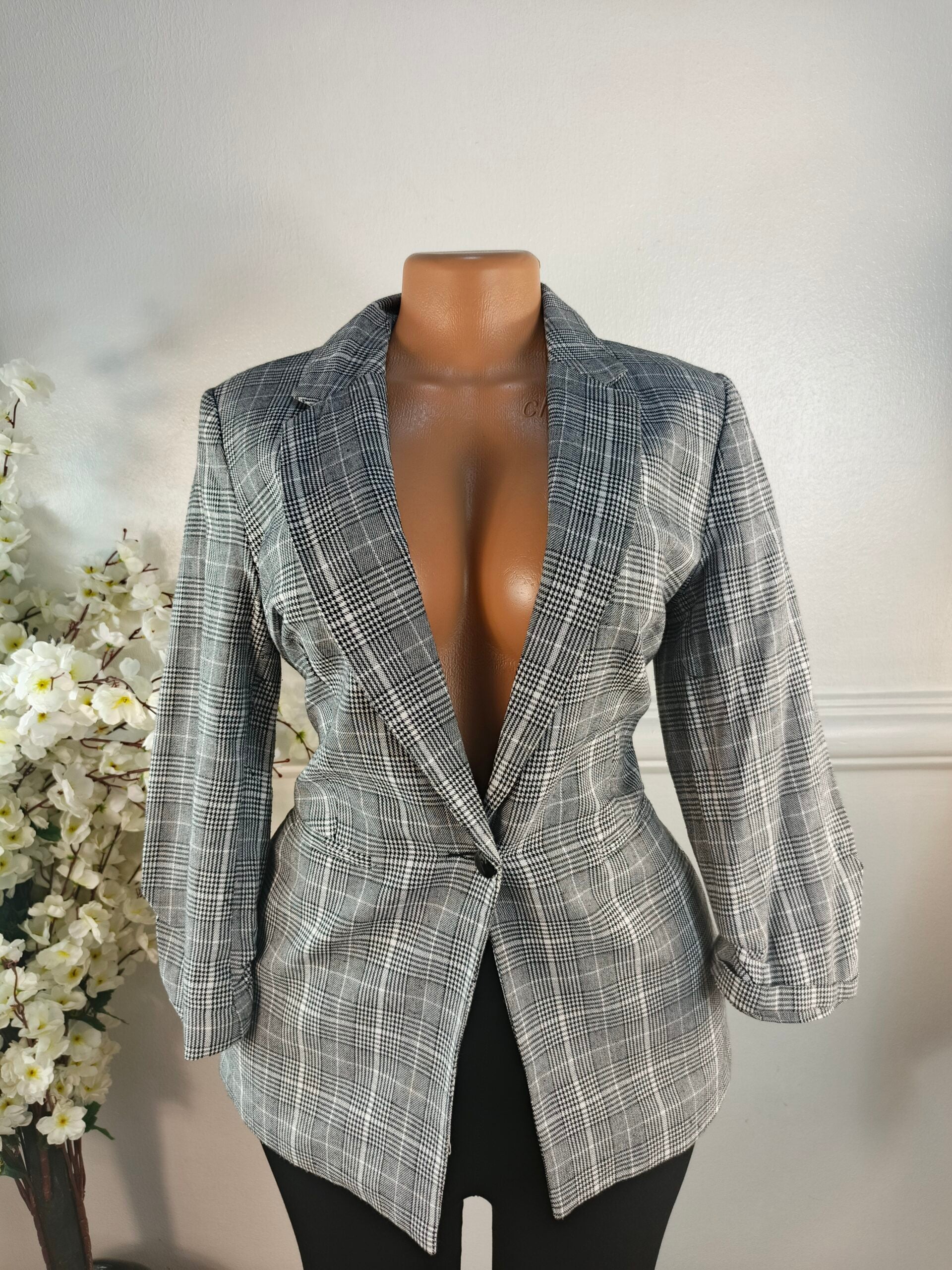 QUIZ UK SIZE 10 [LENGHT 28 INCHES, CHECKERS] image 0