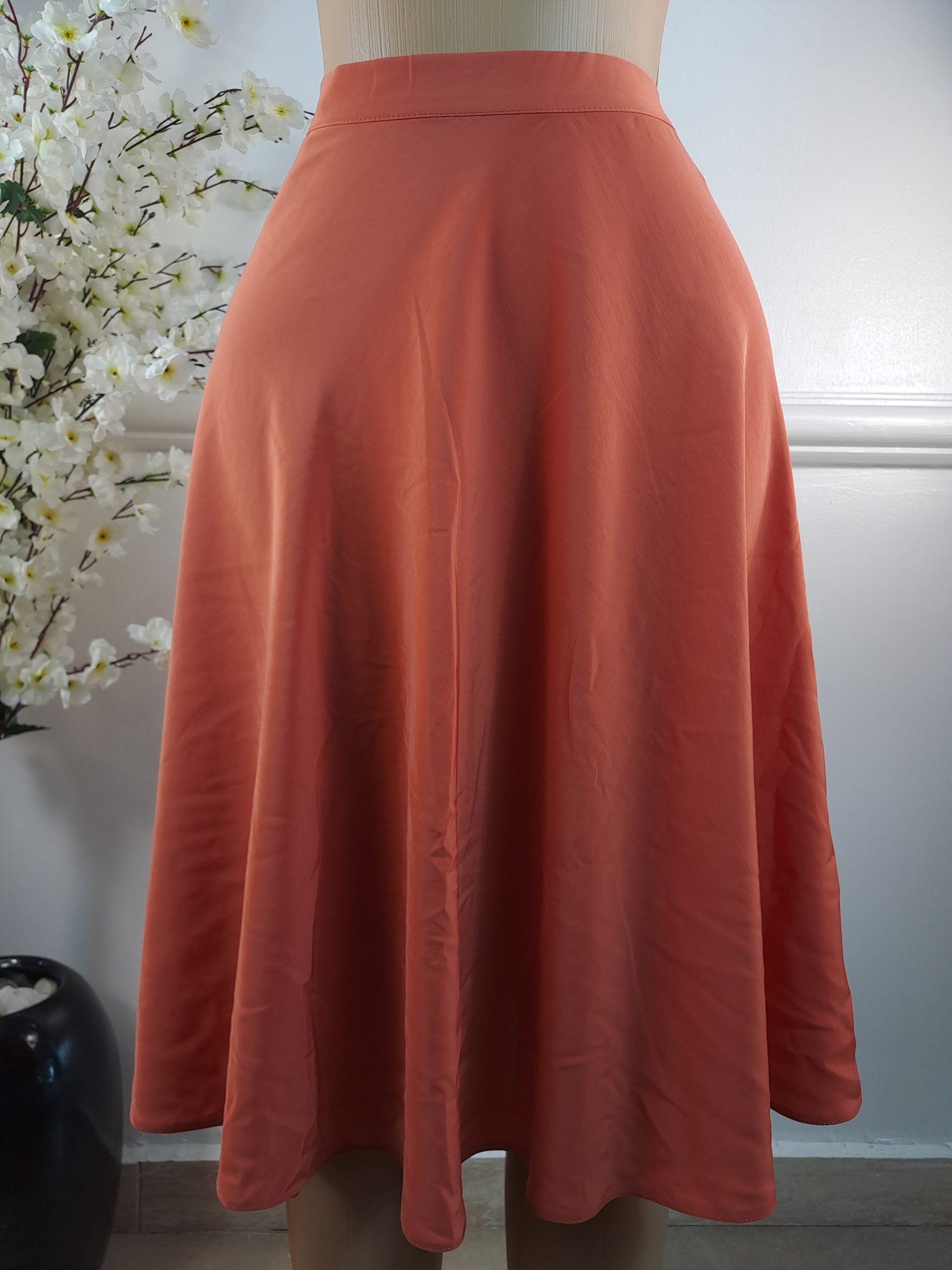 SKIRT UK 8, L-28 INCHES image 0