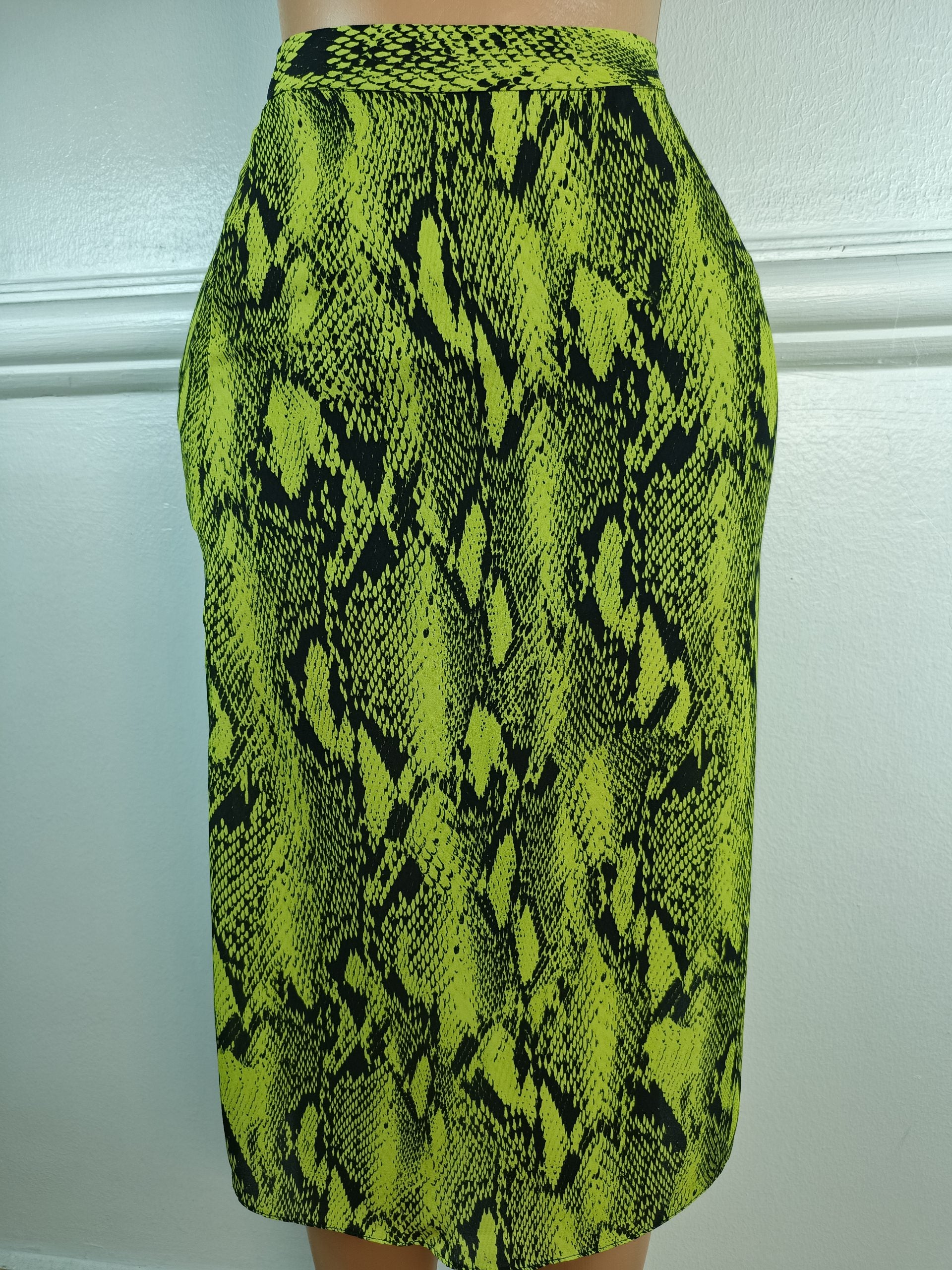 PRIMARK UK 8, L-30 INCHES image 0