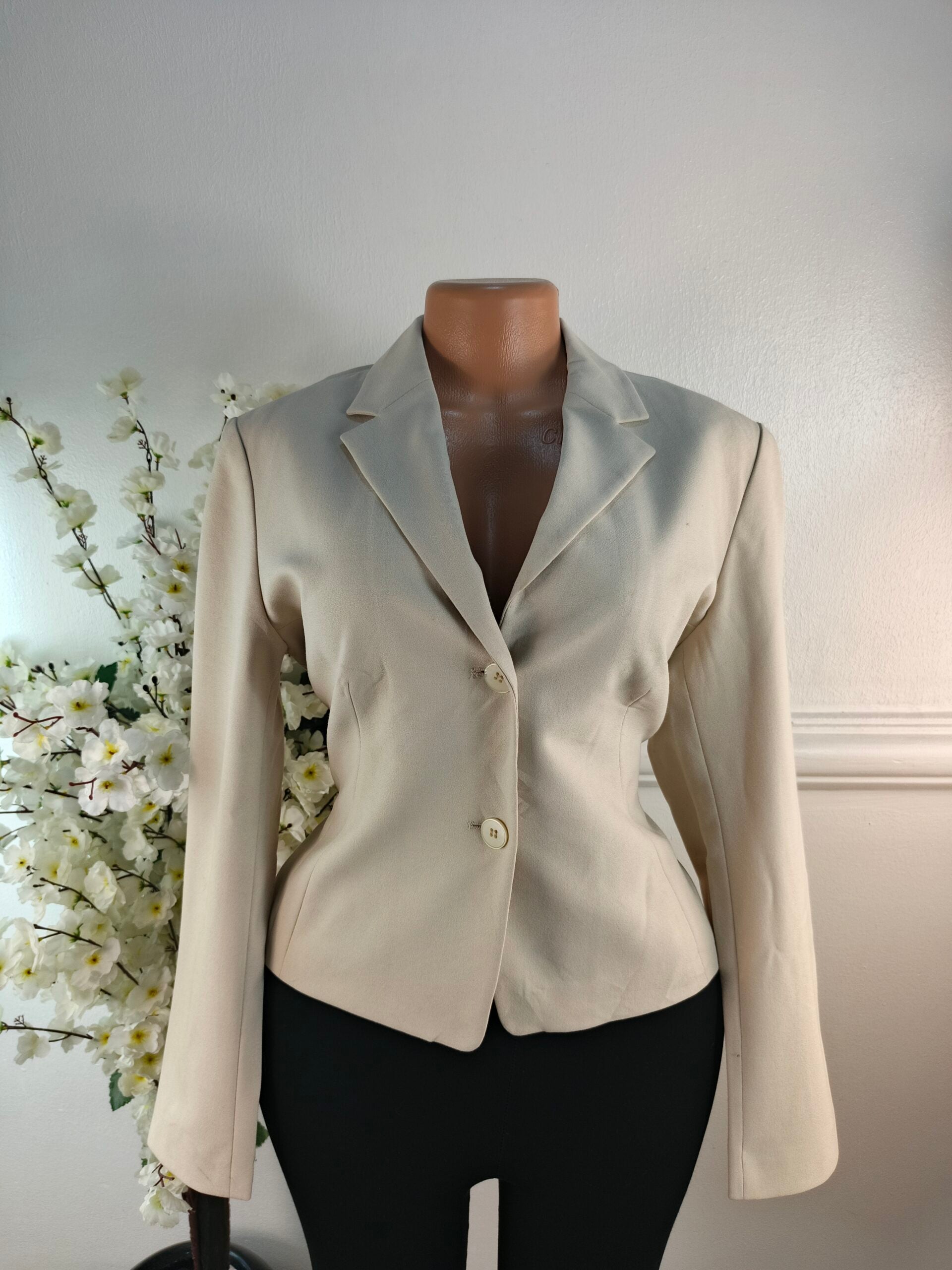 MONTON UK SIZE 12 [LENGTH 22 INCHES, CREAM] image 0
