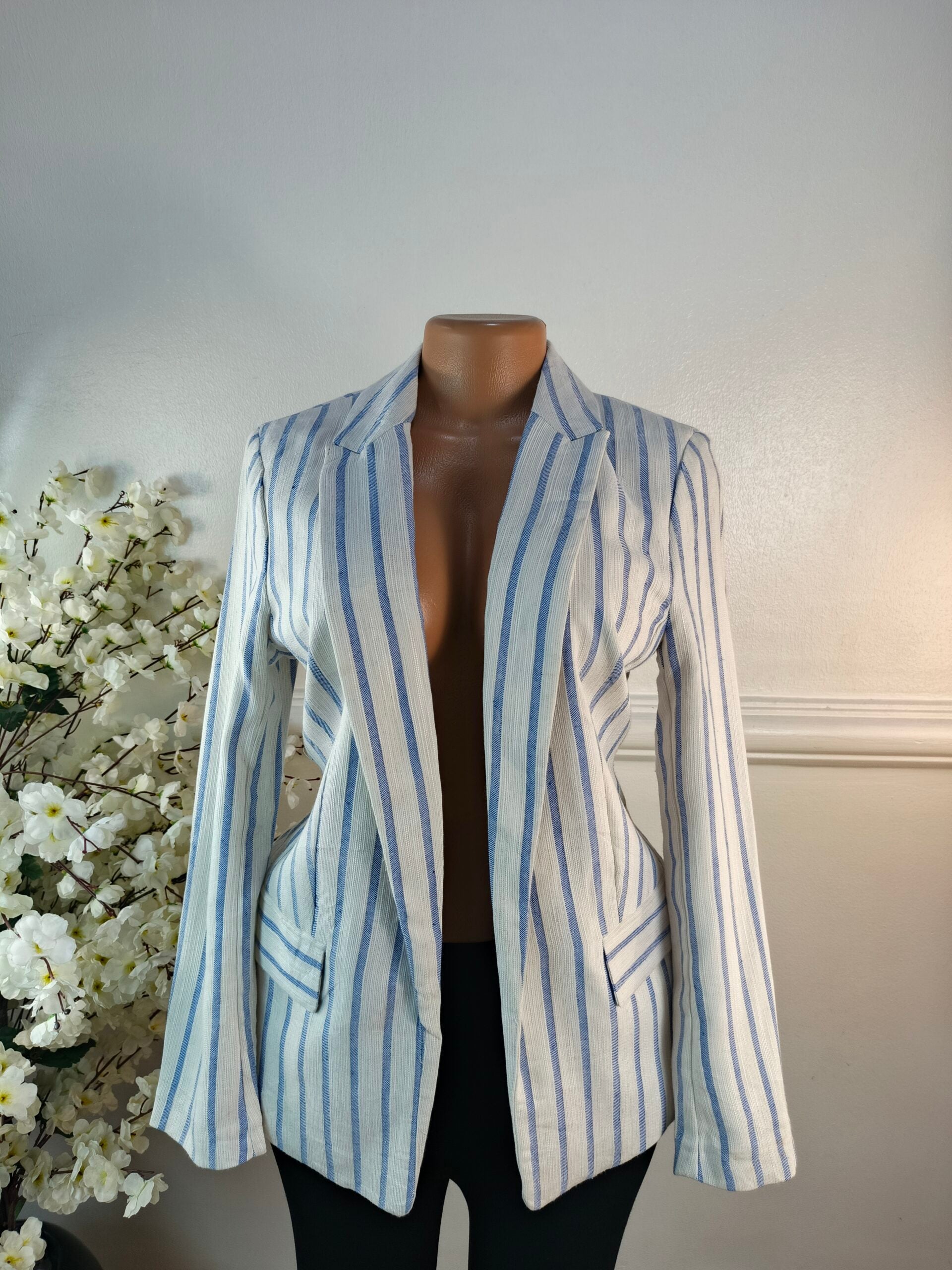 H&amp;M UK SIZE 12 [LENGTH 28 INCHES, OFF WHITE] image 0