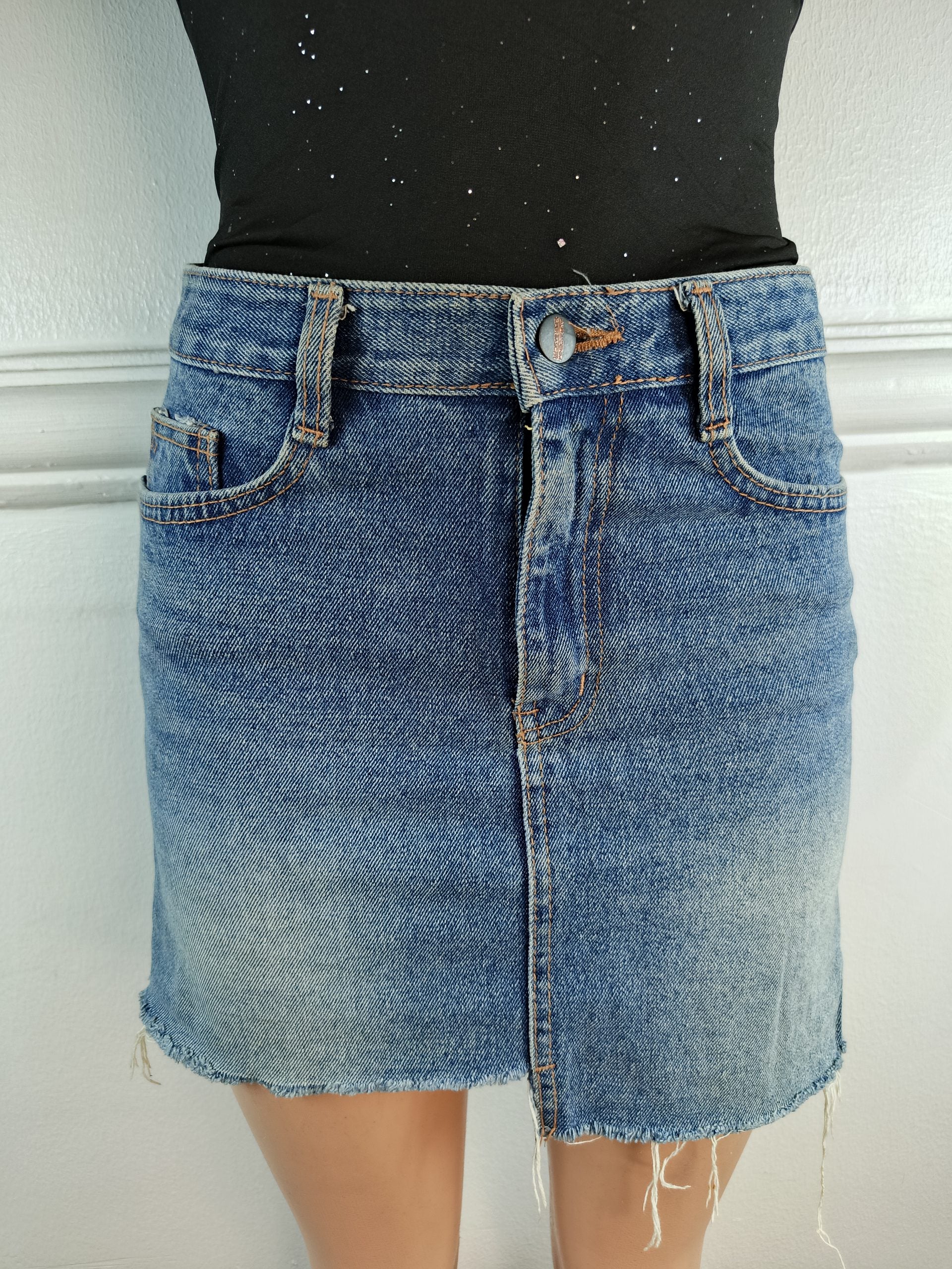AURA UK 8, L-14 INCHES image 0