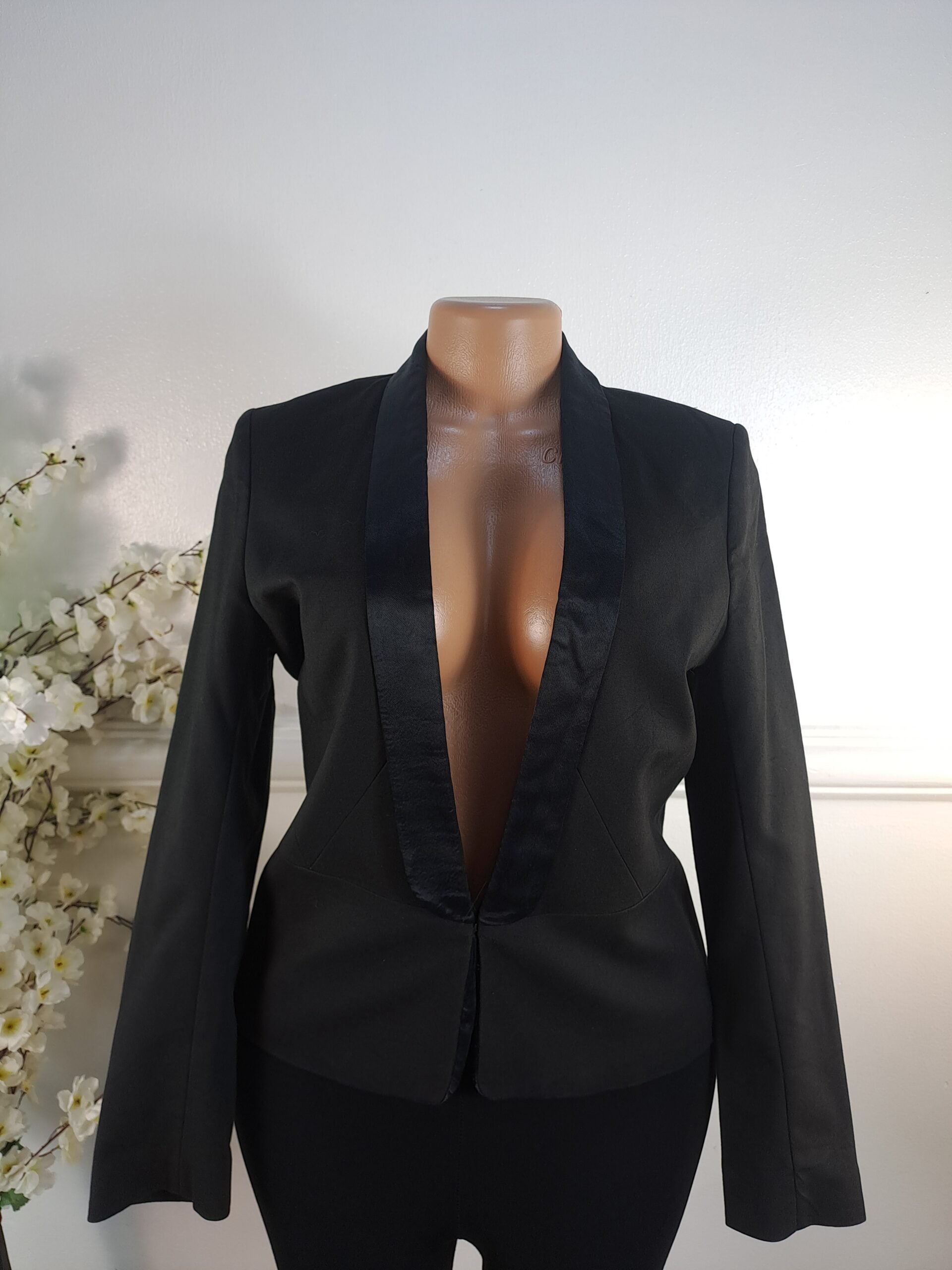 H&amp;M UK SIZE 6 [LENGHT 23 INCHES, BLACK] image 0