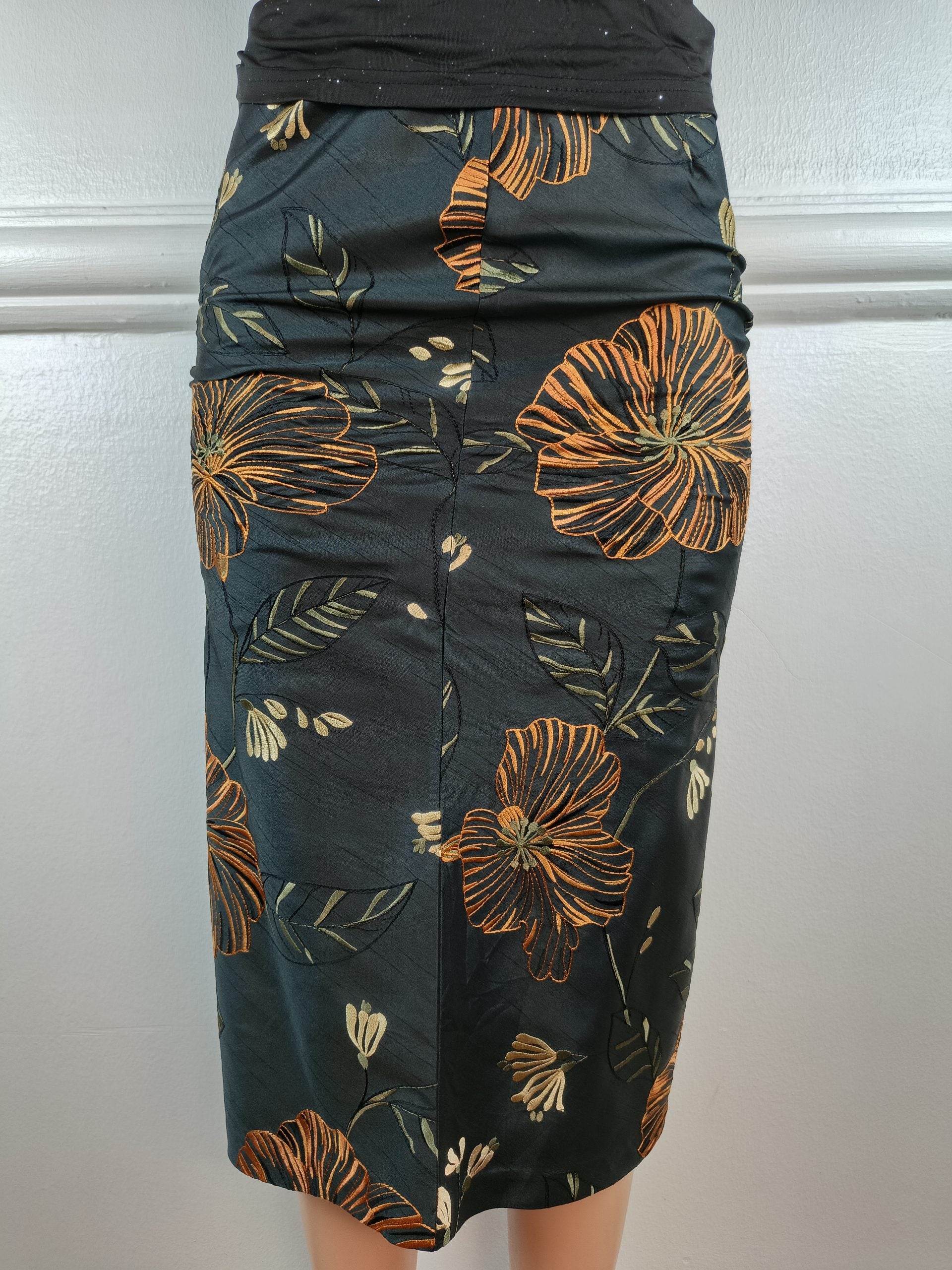 SKIRT UK 6, L-31 INCHES image 0