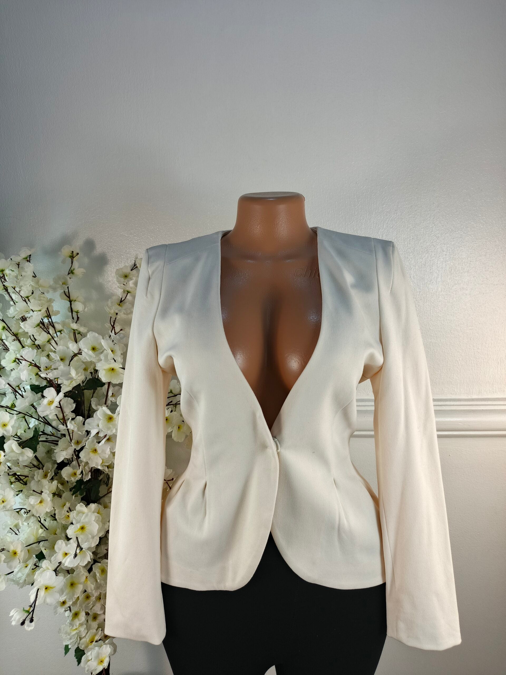 H&amp;M UK SIZE 8 [LENGTH 23 INCHES, CREAM] image 0