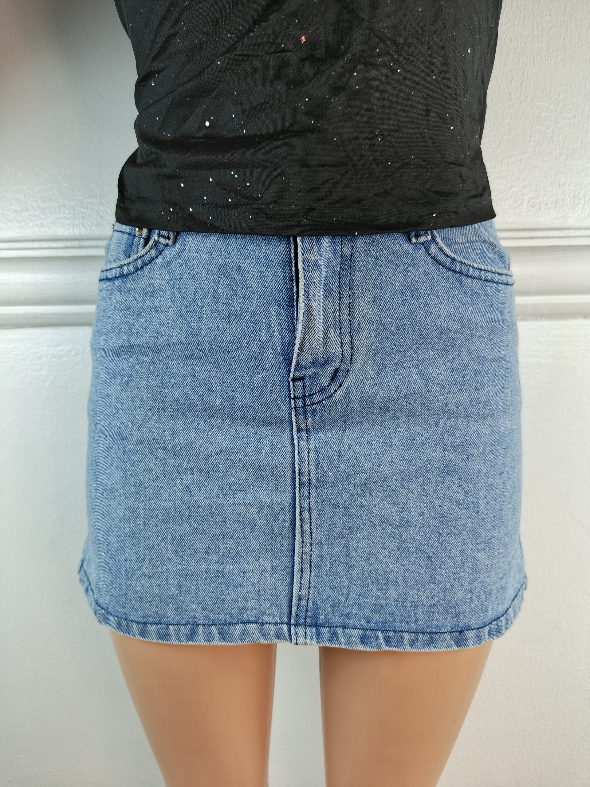 VELY UK 6, L-15 INCHES image 0