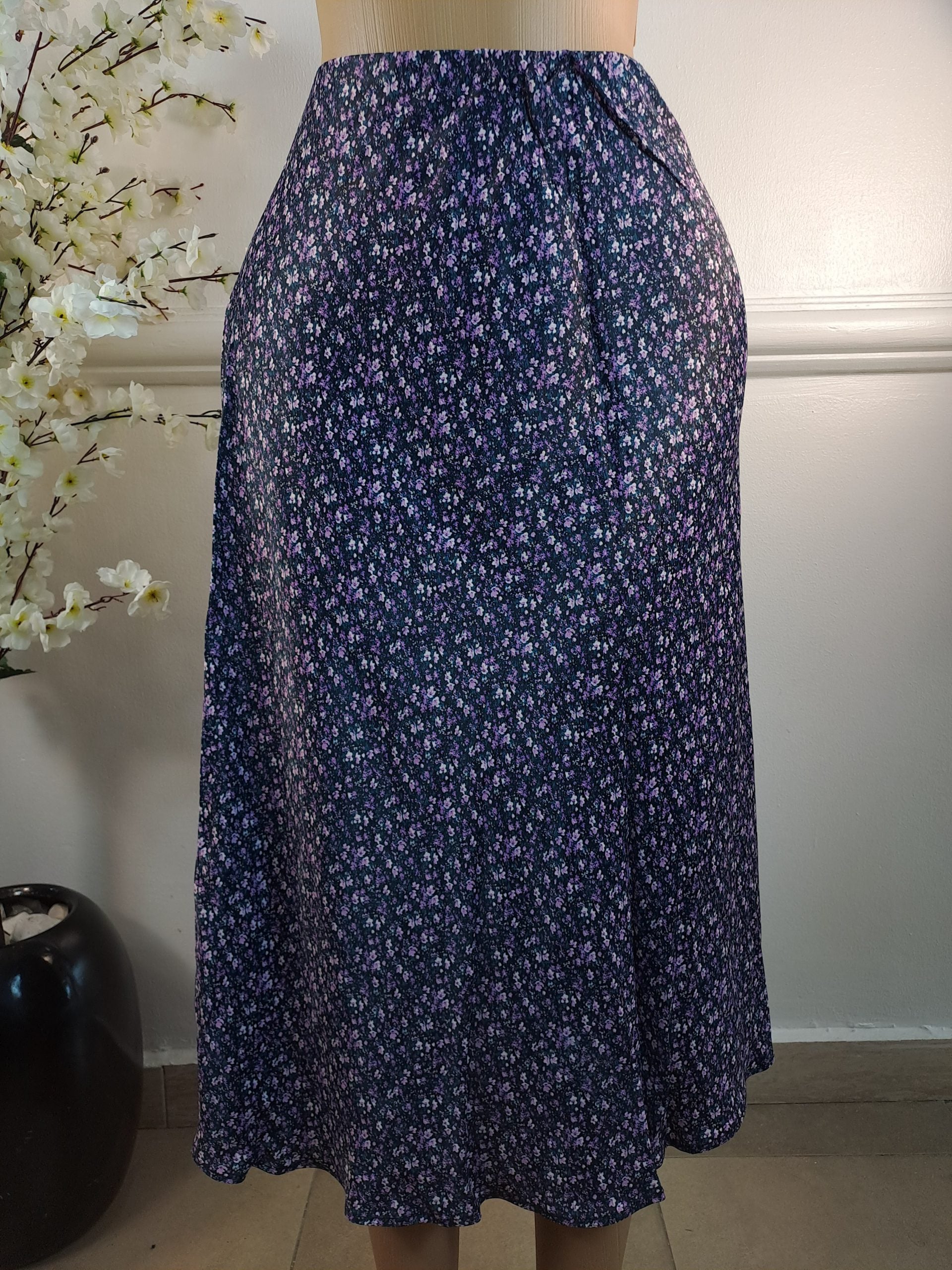 GALLERY UK 20, L-31 INCHES image 0