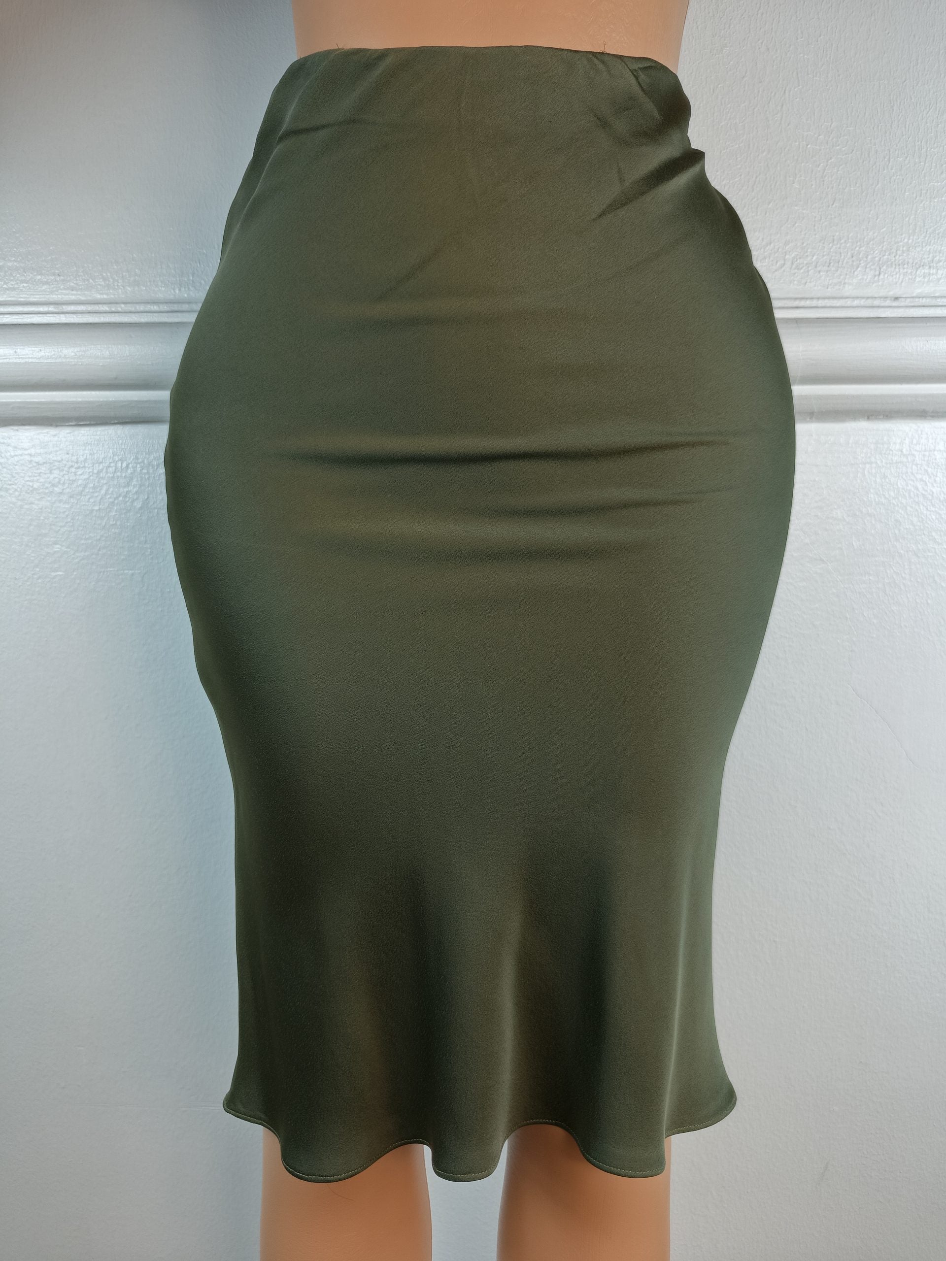 GALLERY UK 6, L-37 INCHES image 0