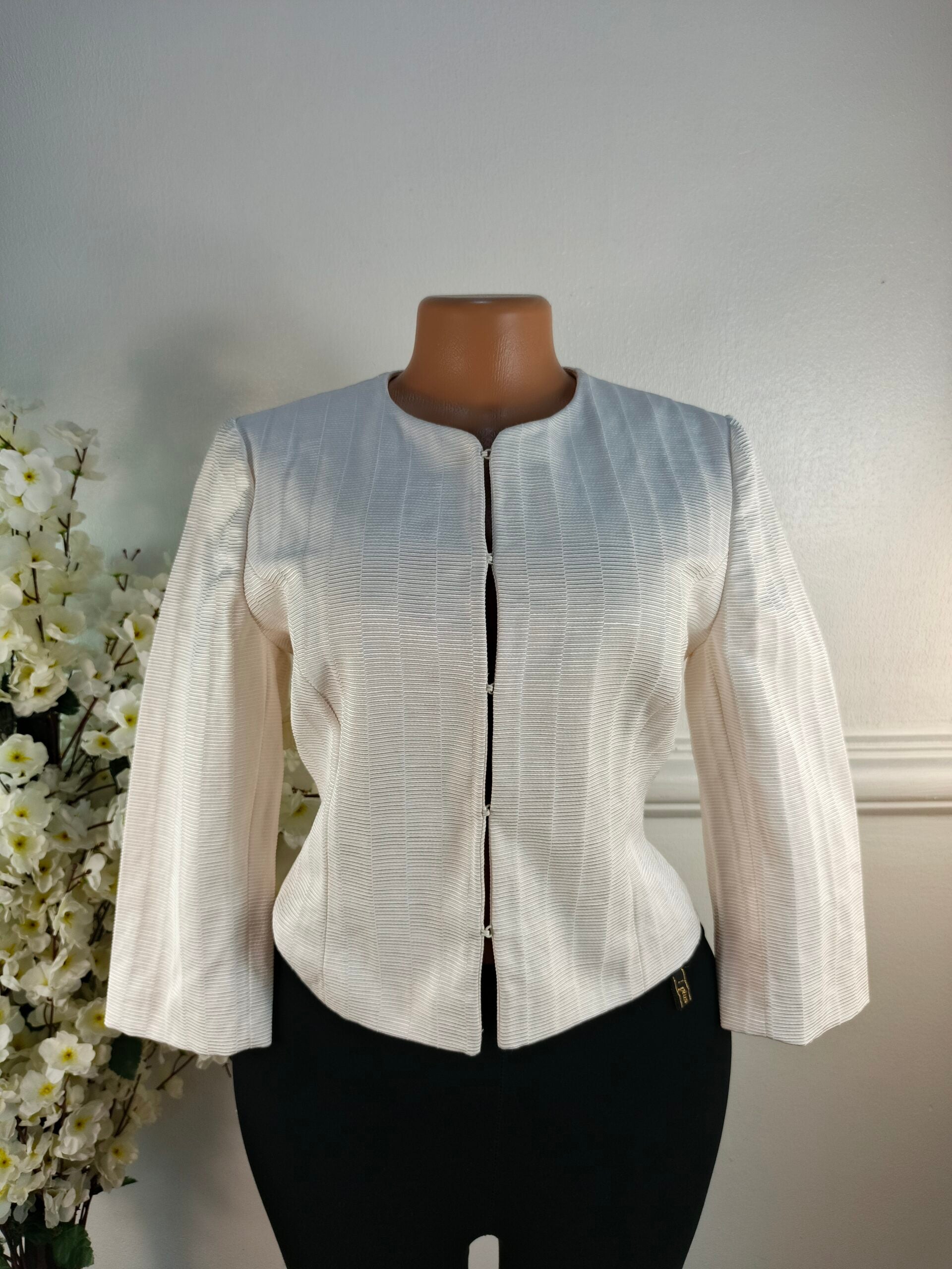PHASE EIGHT UK SIZE 10 [LENGTH 19 INCHES, WHITE] image 0