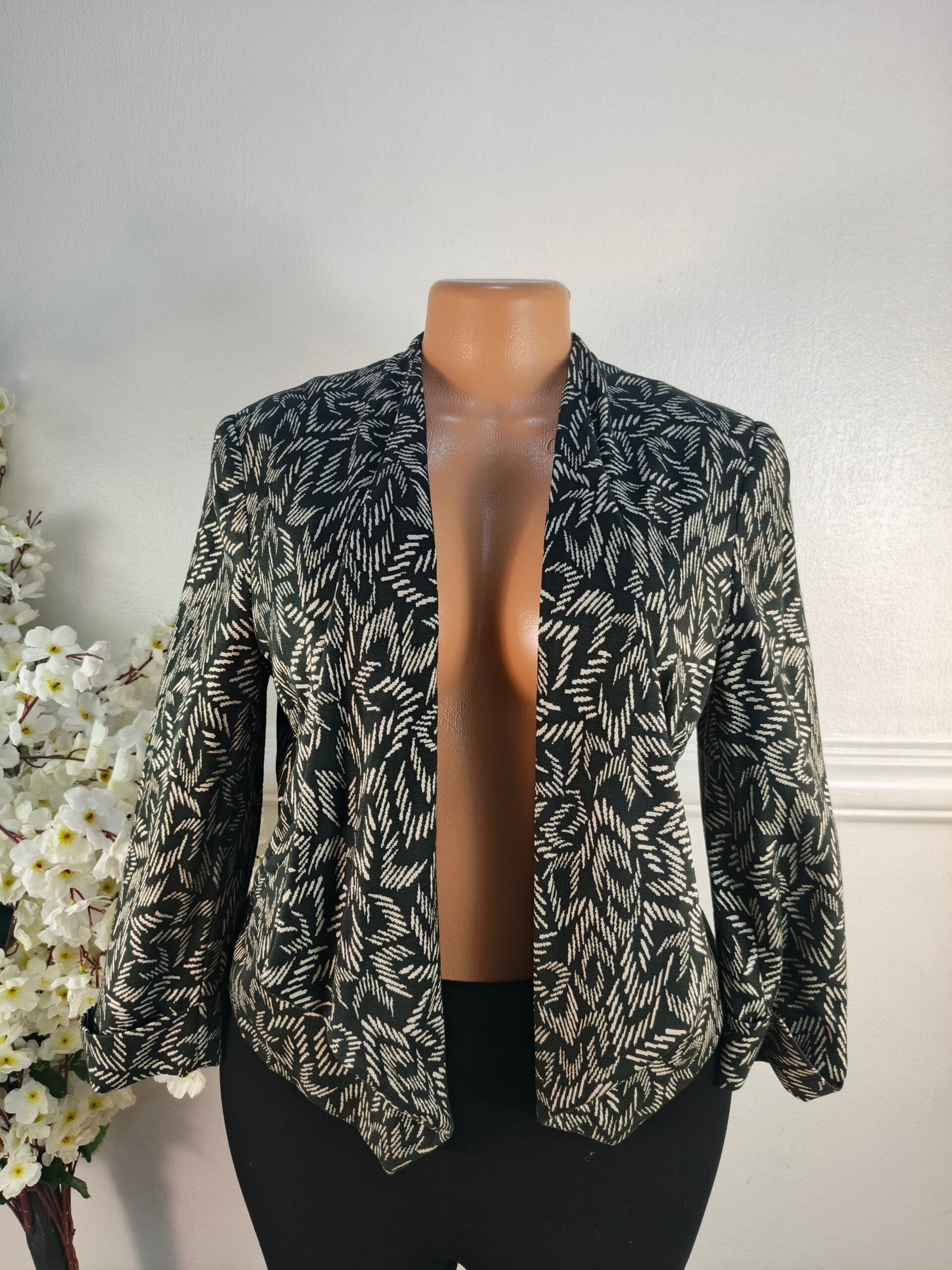 PRINCIPLE UK SIZE 12 [LENGHT 22 INCHES] image 0