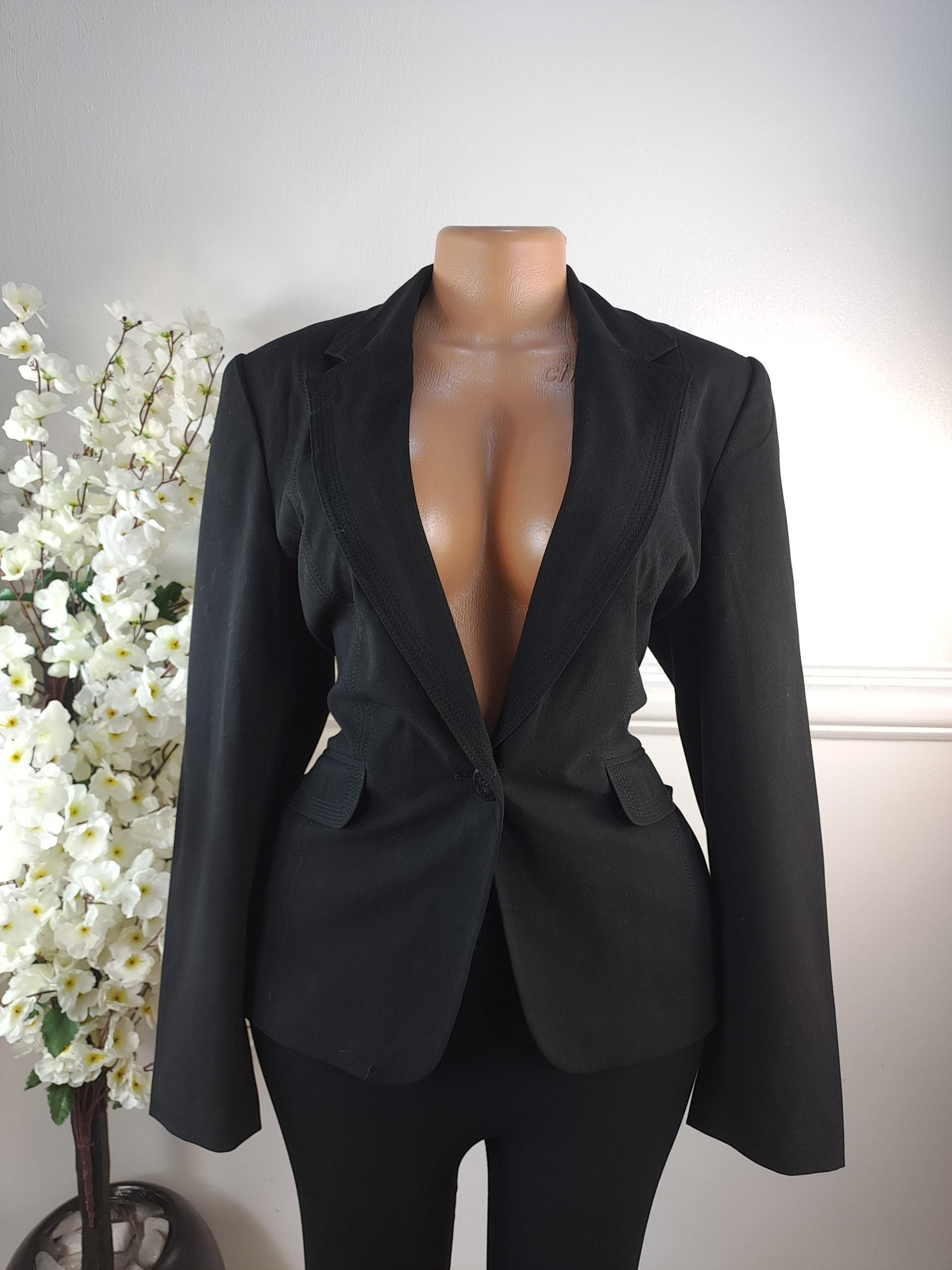 BLAZERS UK SIZE 14 [LENGHT 25 INCHES] image 0