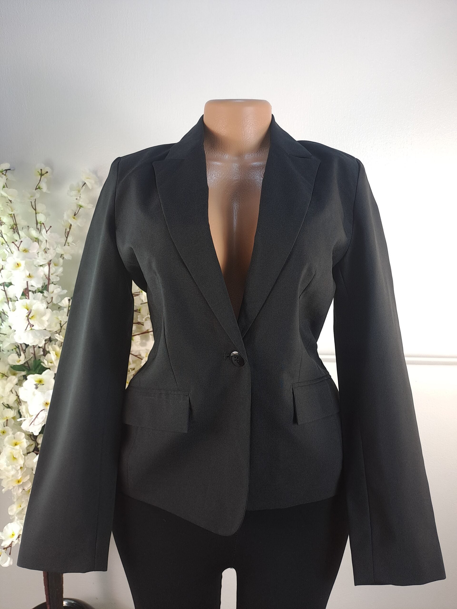 R-COLLECTION UK SIZE 8 [LENGHT 24 INCHES] image 0