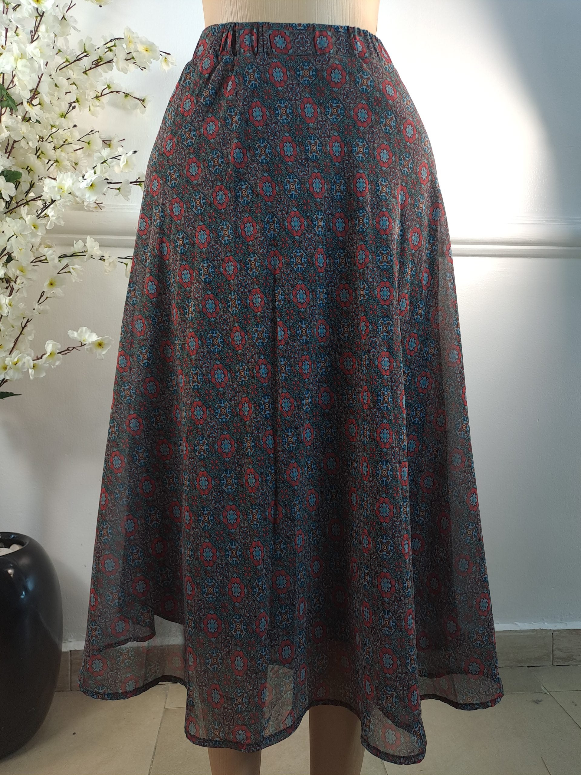 GALLERY UK 20, L-33 INCHES image 0